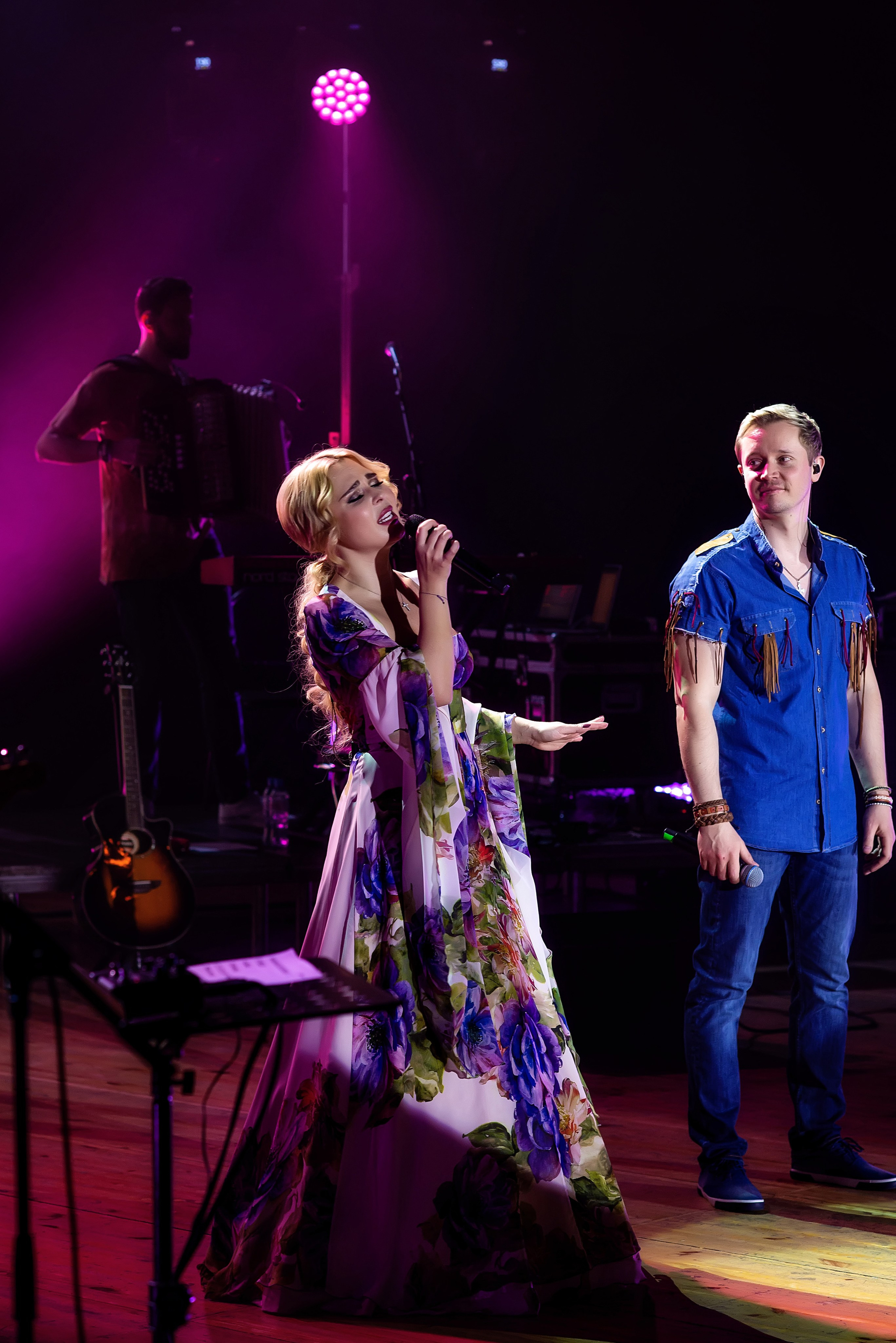 Концерт Пелагеи. Школьный, фэшн фотограф в Тюмени и в России Ирина Королева