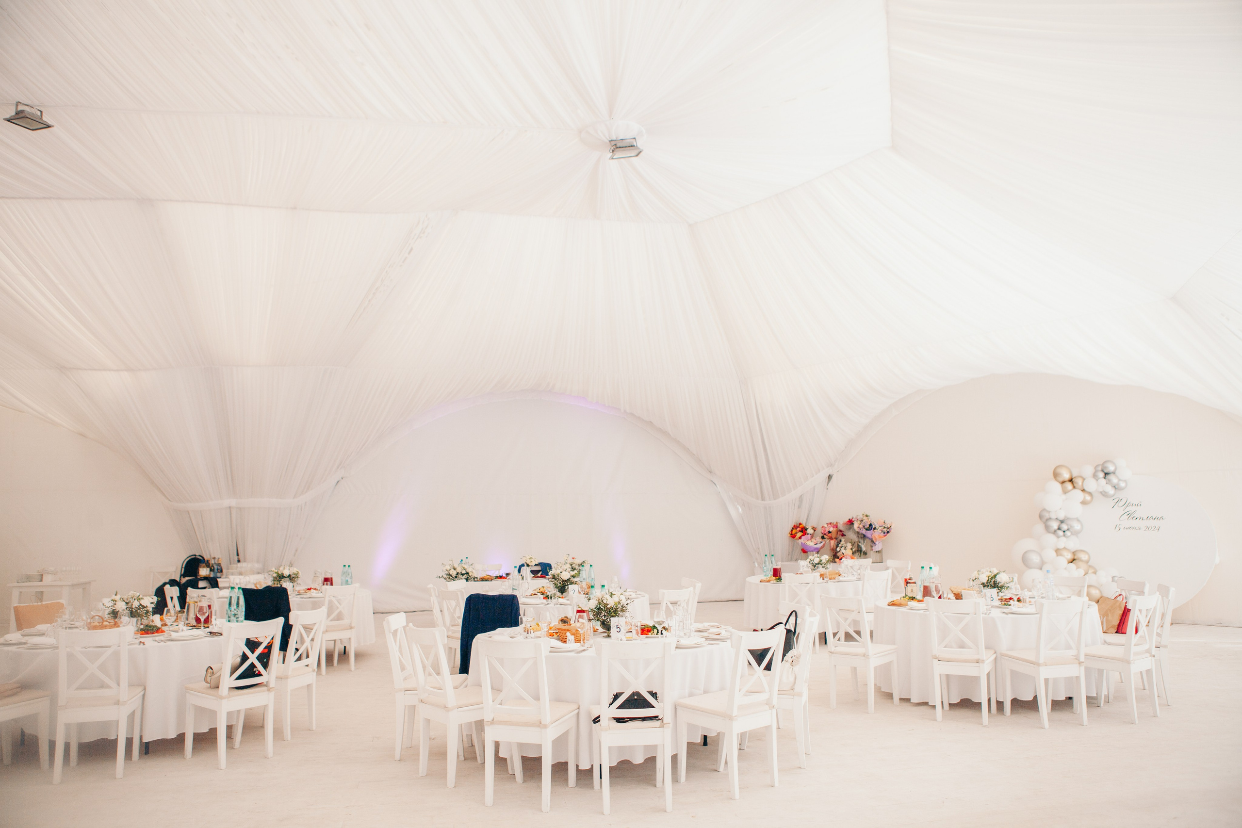 Фотосессия молодоженов на пляже Рублево. Фотограф Ольга Ефремова