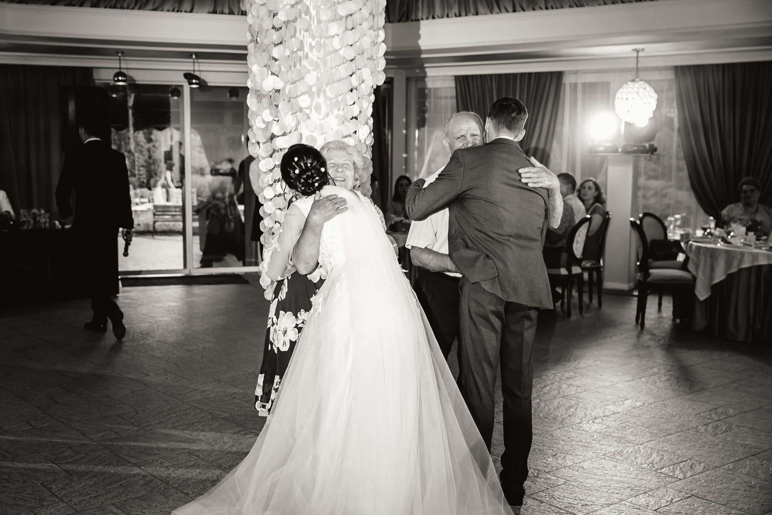 Вадим и Полина. Свадебное фото и видео в Ростове-на-Дону, Краснодаре, Москве и Крыму