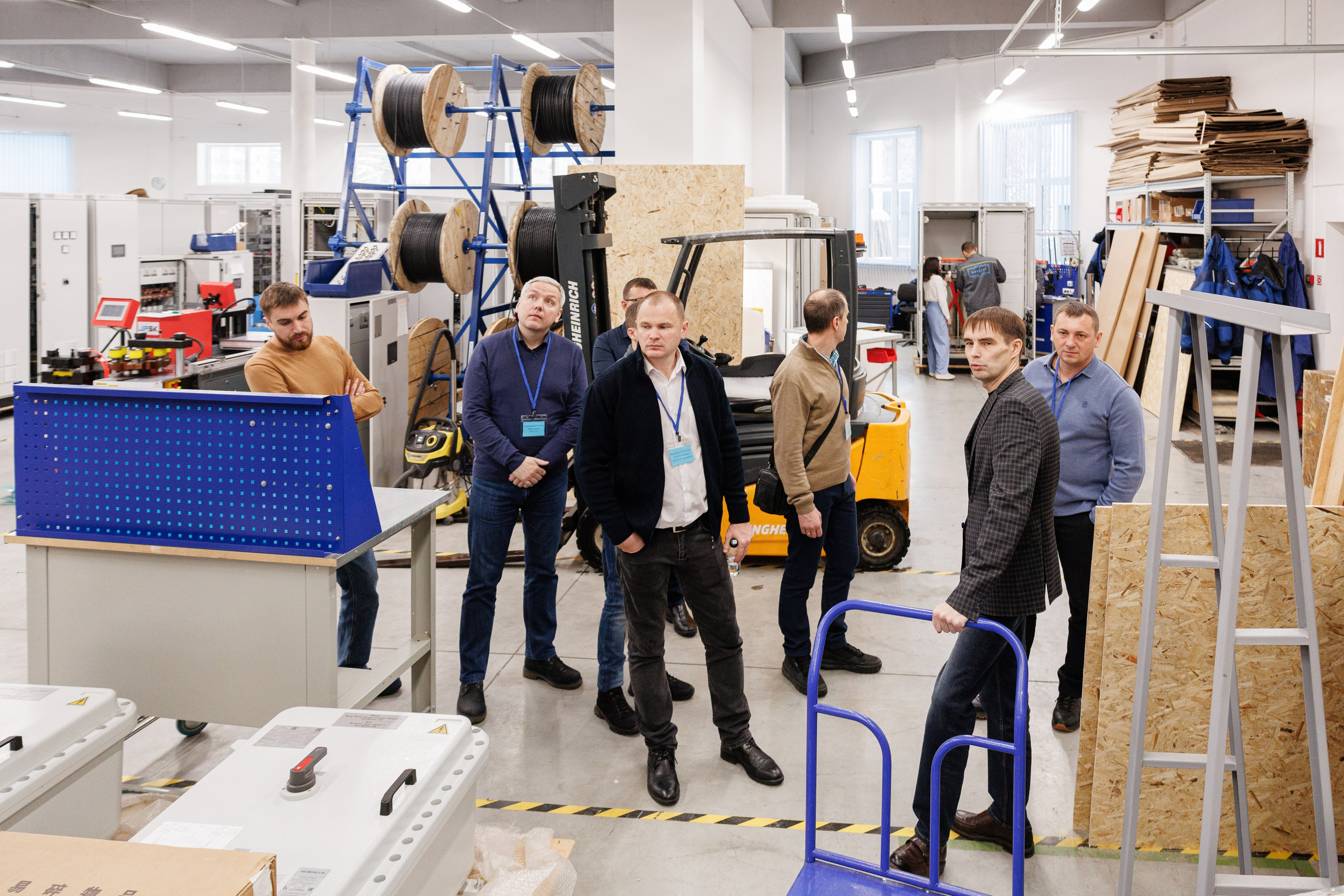 Вольтаг — Экскурсия по производству. Контент для бизнеса в Екатеринбурге Полдень Медиа