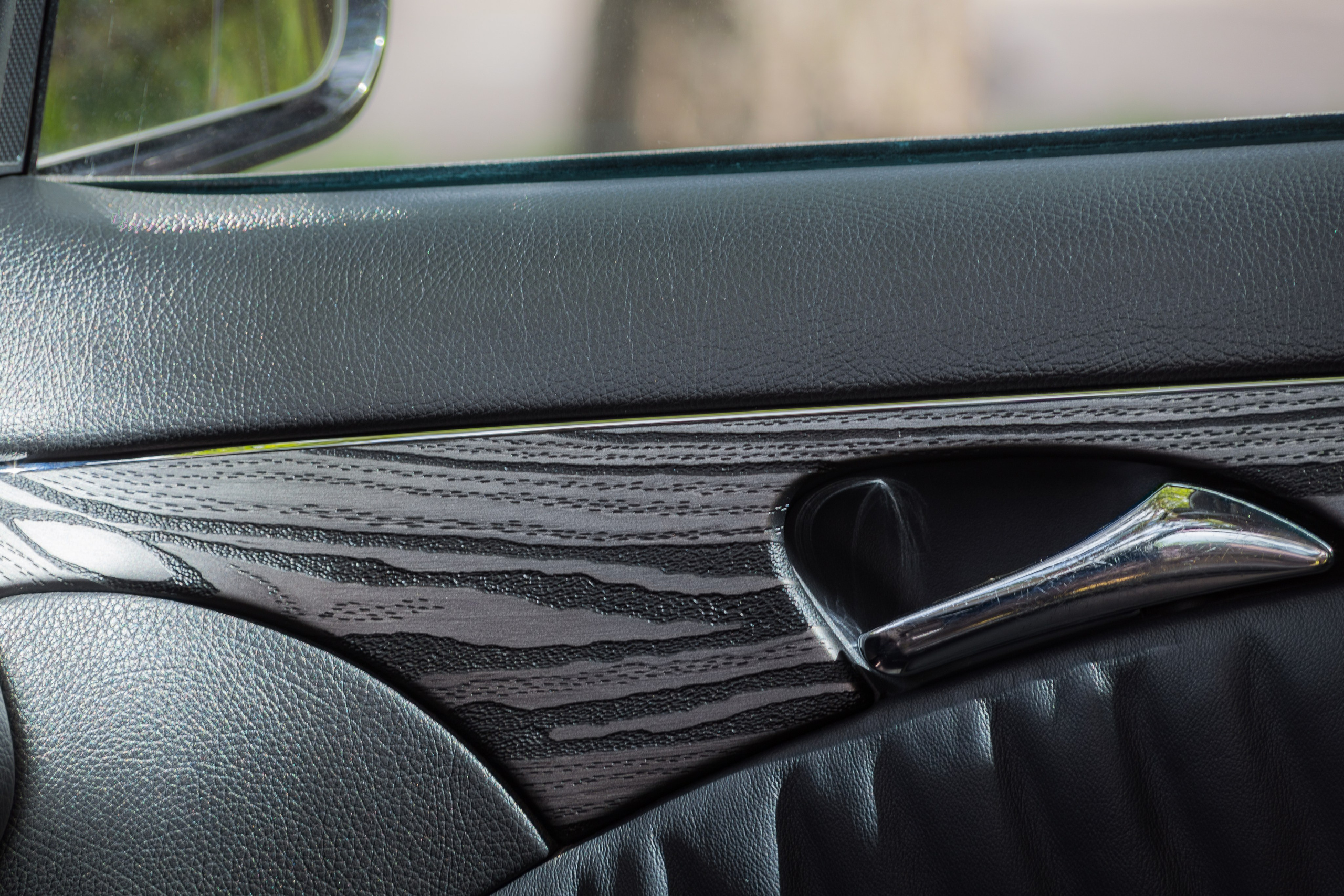 Фотосъемка автомобиля Mercedes для Evil Painter. Интерьерный фотограф и ретушер в Красноярске Денис Антропов