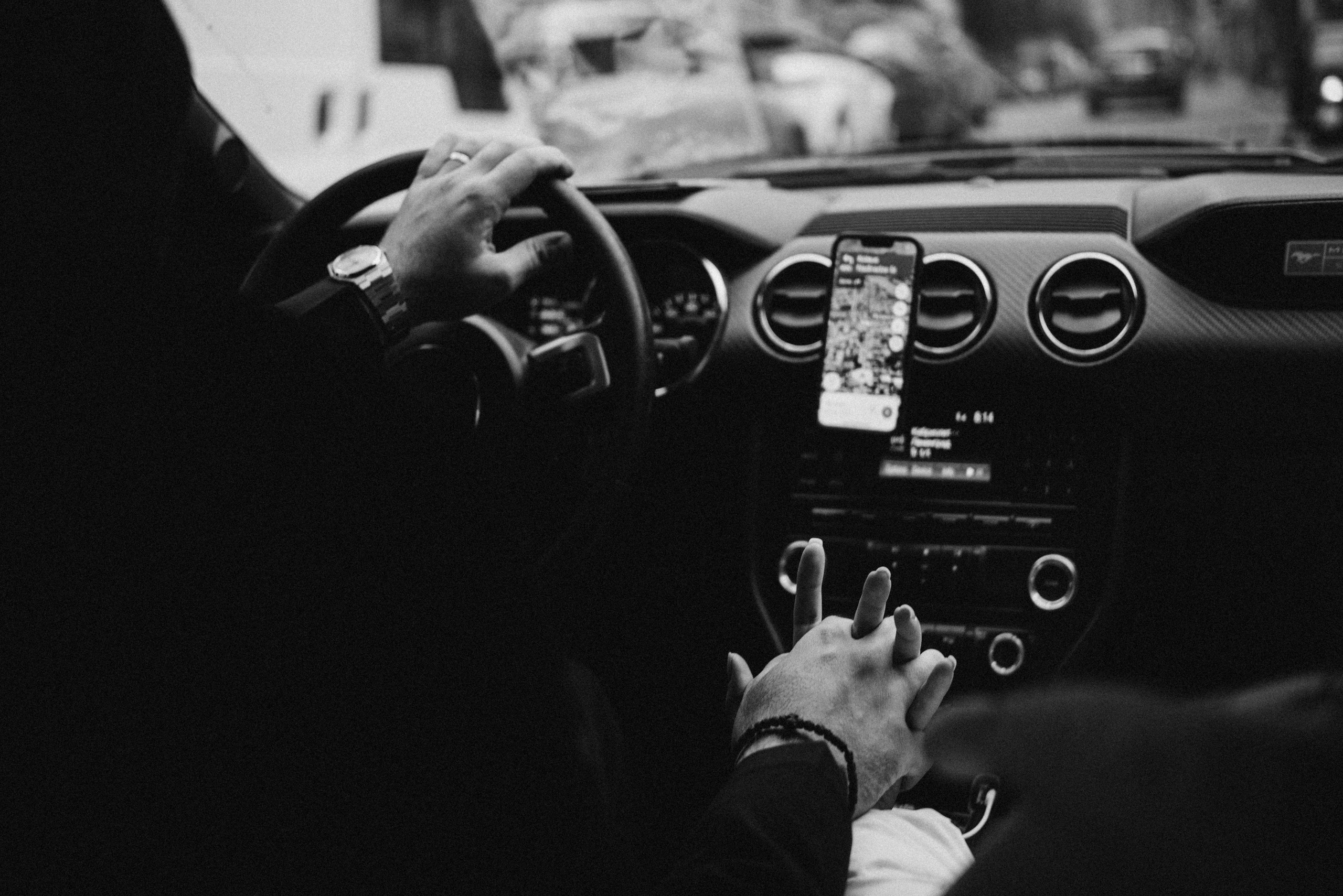 Анна & Виктор | сборы, роспись и прогулка. Портретный и свадебный фотограф в Тбилиси • xeniqo