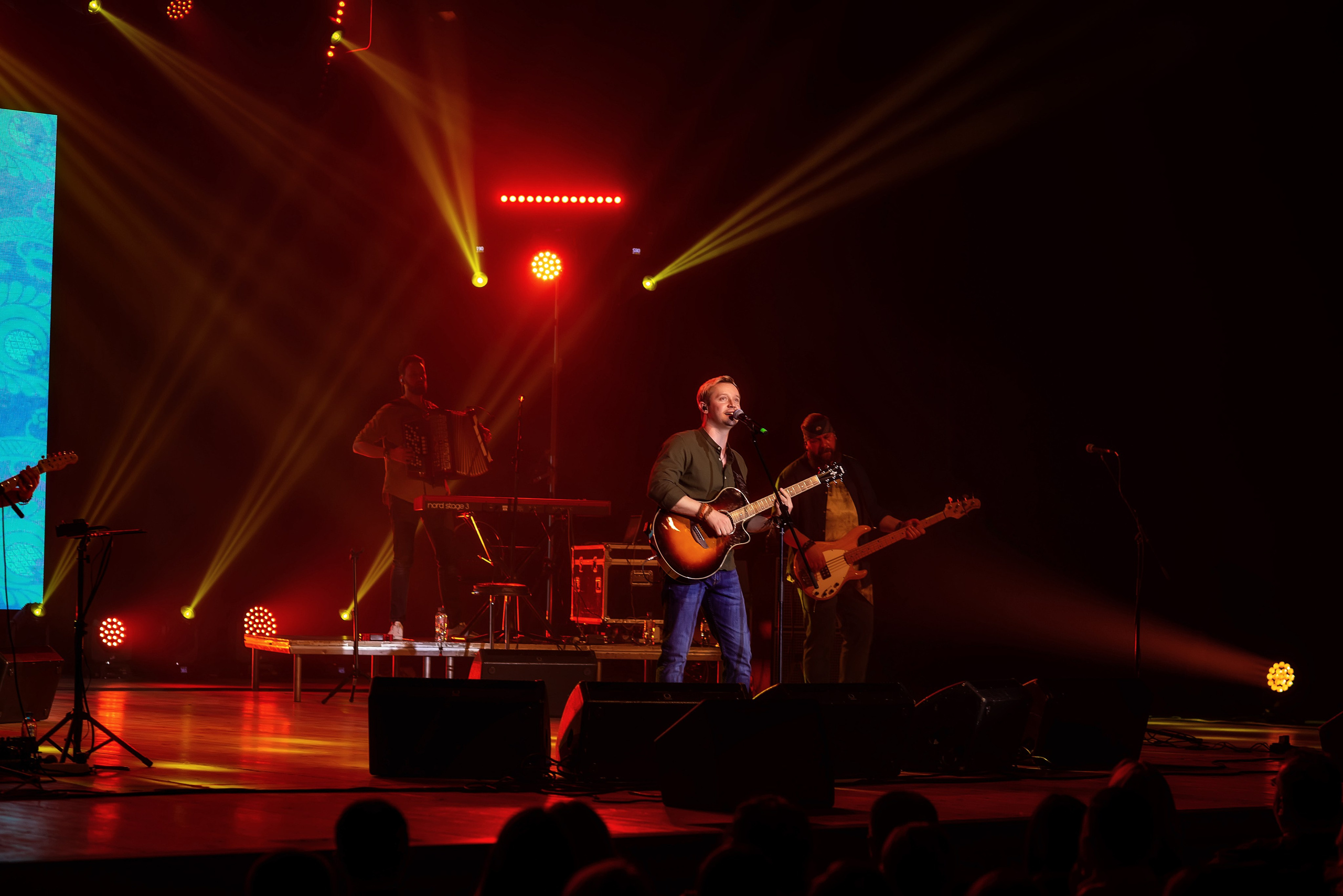 Концерт Пелагеи. Школьный, фэшн фотограф в Тюмени и в России Ирина Королева