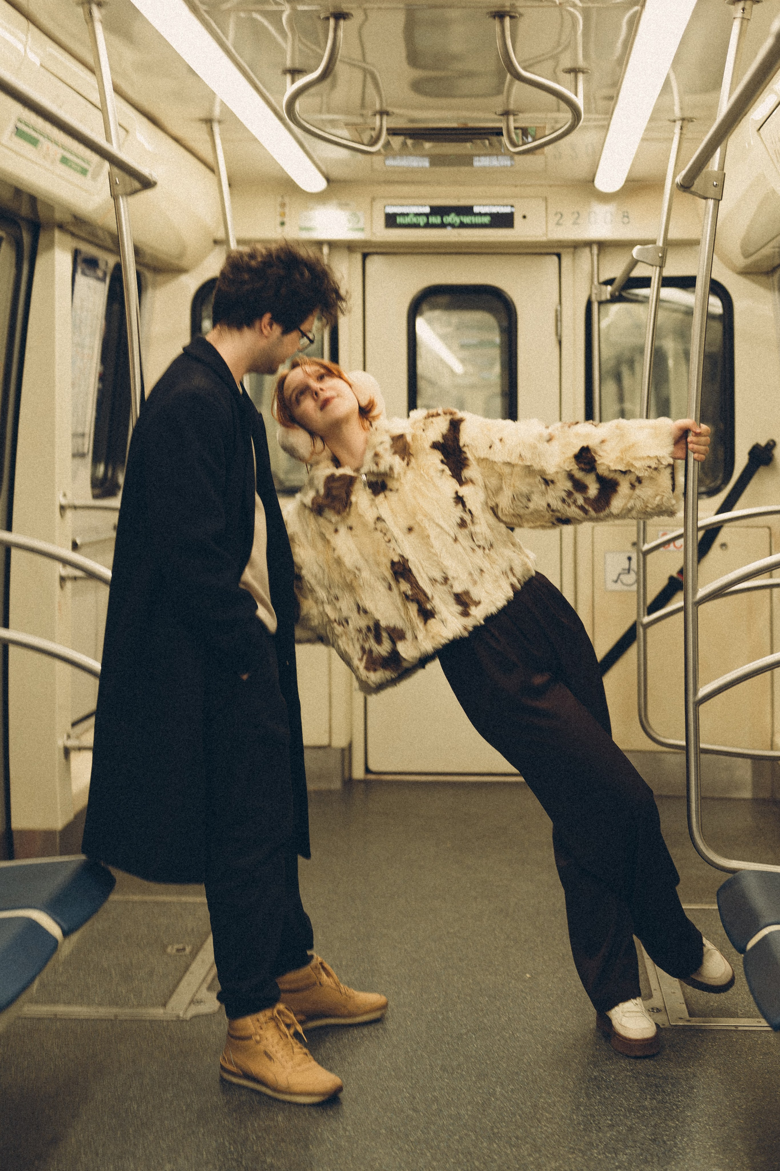 НОВОГОДНЯЯ ФОТОСЕСИИЯ ПАРЫ В МЕТРО ЛЮБОВЬ. Профессиональный фотограф, Санкт-Петербург — Виктория Богомолова