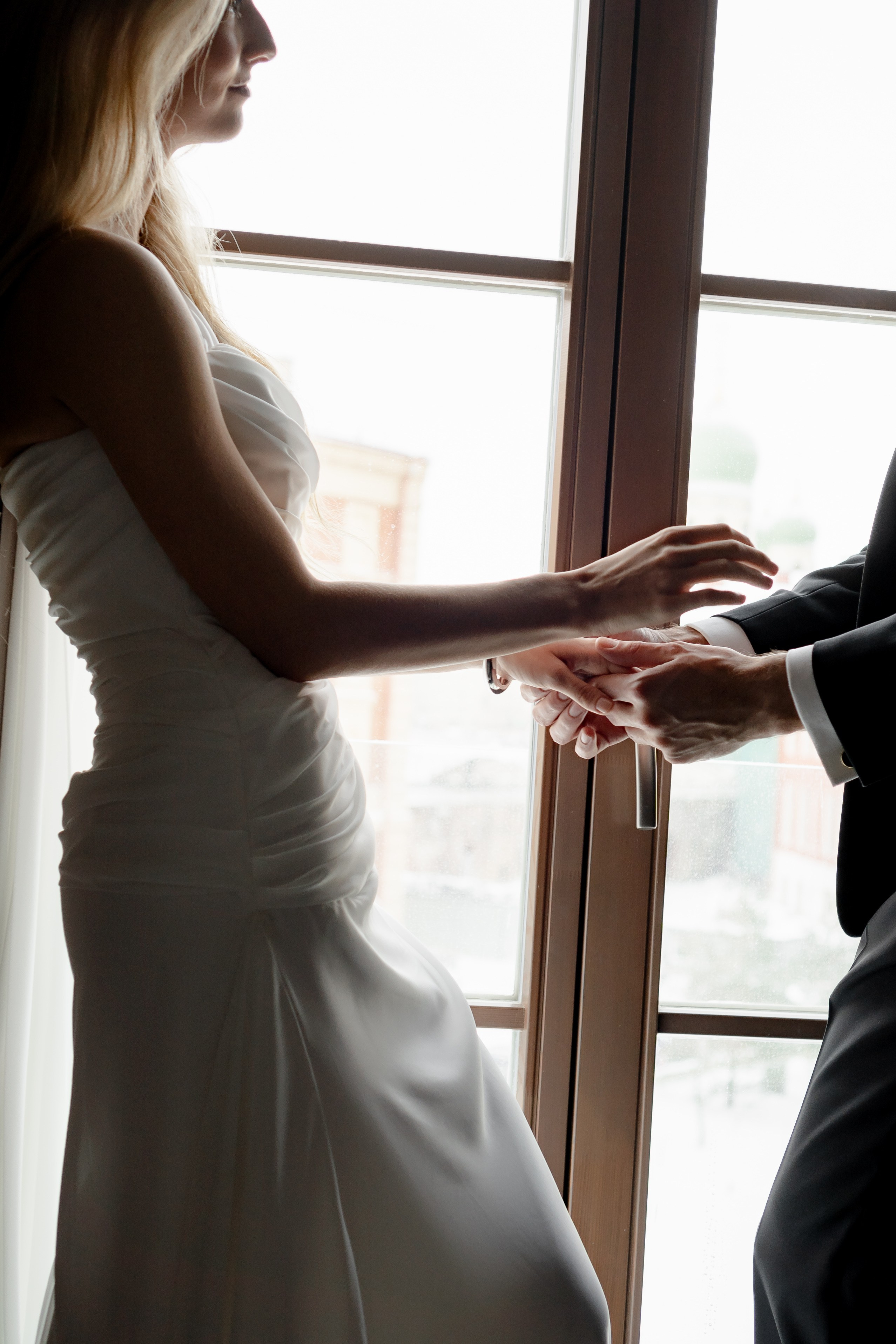 ЭЛЕГАНТНАЯ СВАДБЕНАЯ СЬЕМКА ЖЕНИХА И НЕВЕСТЫ В ДОРОГОМ ОТЕЛЕ САНКТ-ПЕТЕРБУРГА. Профессиональный фотограф, Санкт-Петербург — Виктория Богомолова