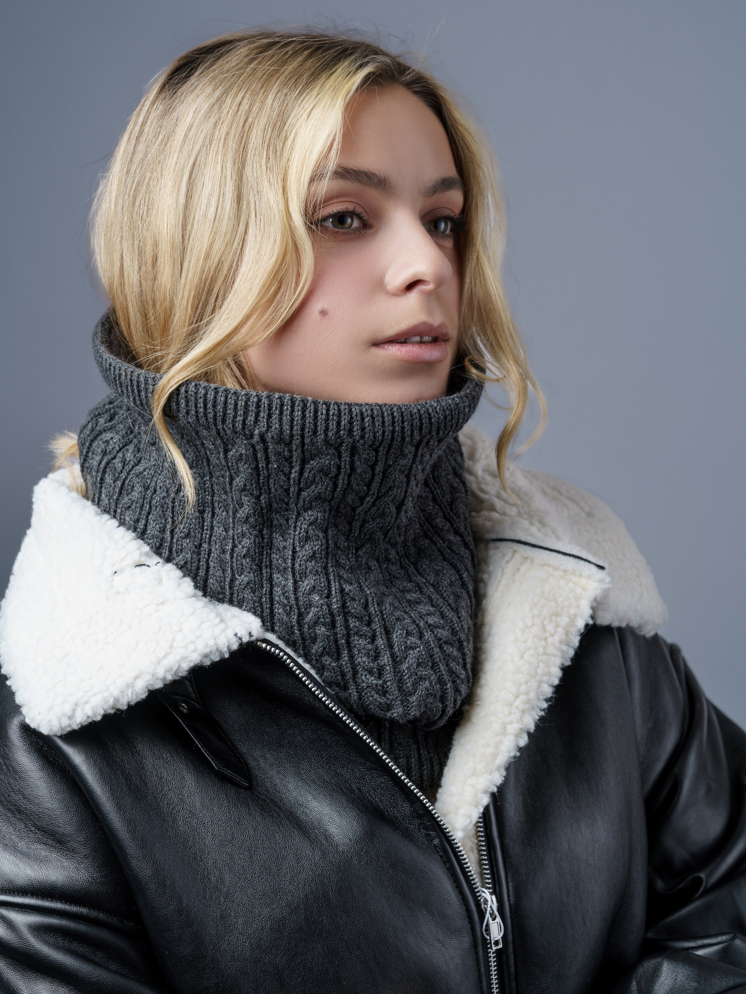 Снуды, модели Анна и Денис. KED Production — продакшн из СПб. Создаём фото, видео и контент, который помогает брендам и селлерам продавать больше