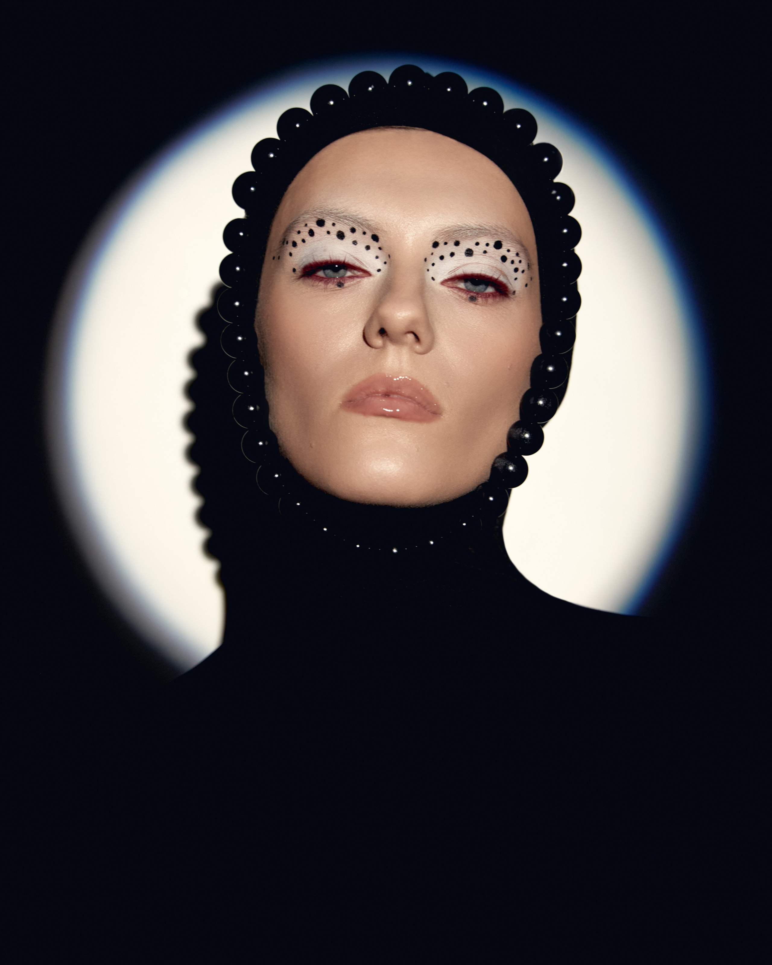 BEAUTY. Фотограф для брендов из Санкт-Петербурга Элина Каспаравичюс