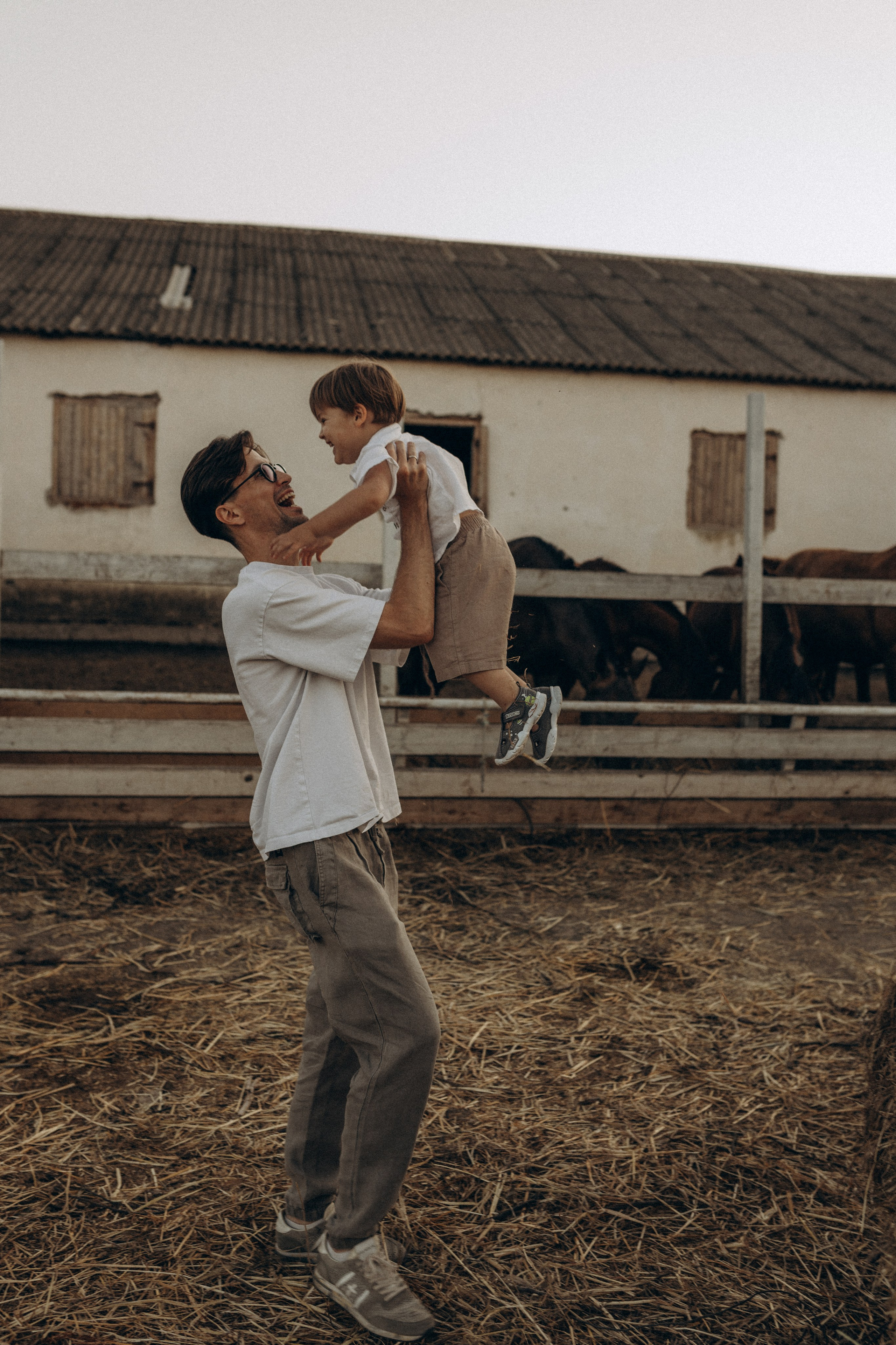 Миша Таня и Лев на ферме. Семейный фотограф в Новороссийске и Анапе Александра Яковлева