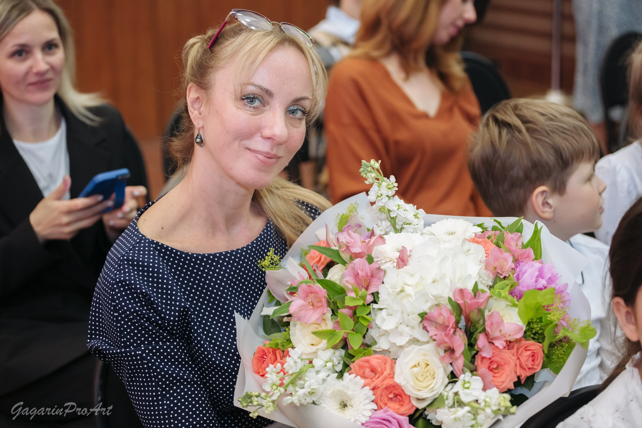 Репортаж в школе на выпускной. Фотограф на выпускной. GagarinProArt