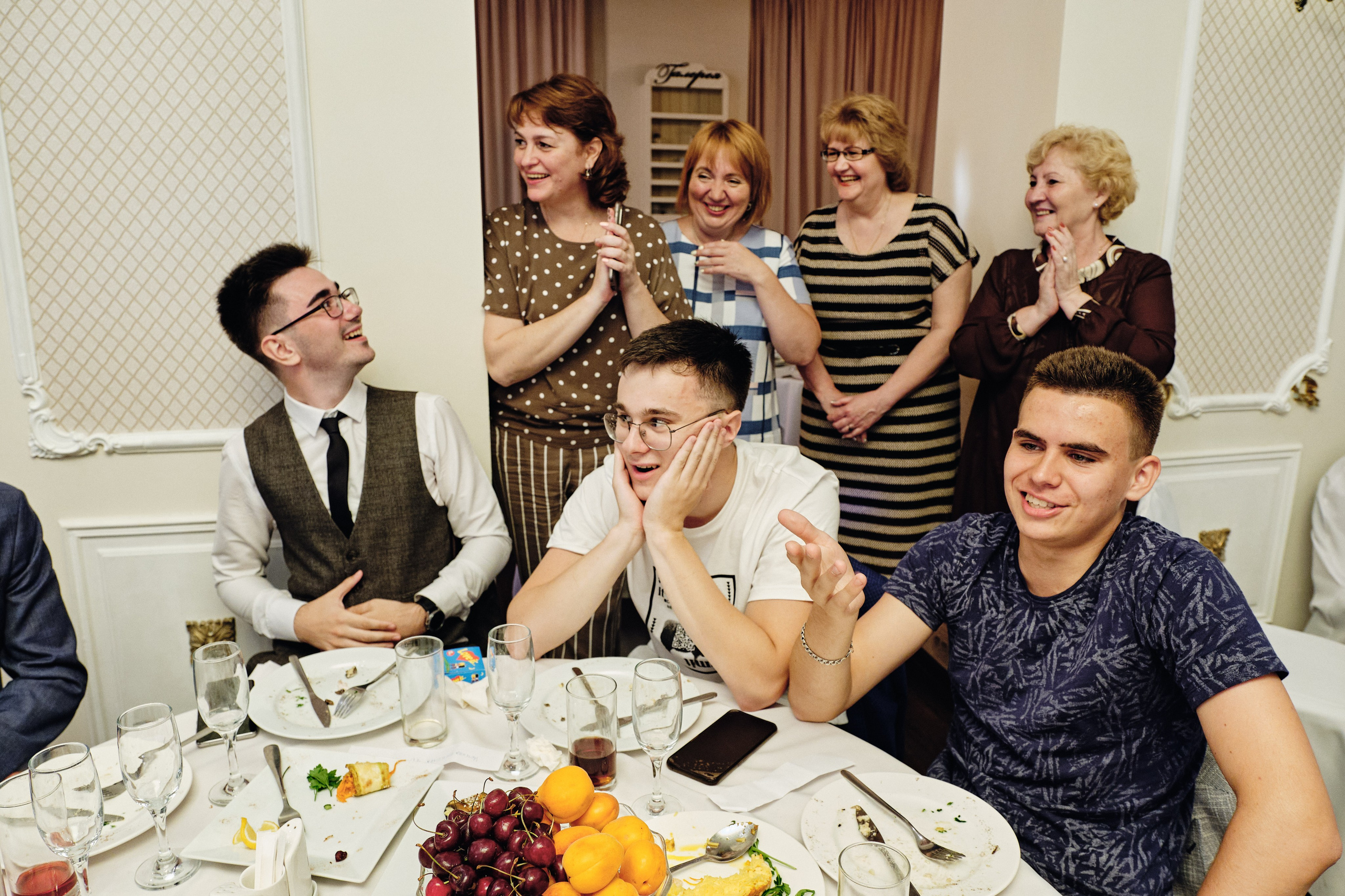 Фотограф на выпускной в СПб. Семейные и свадебные фотосессии в СПб, в студии, на улице, на природе