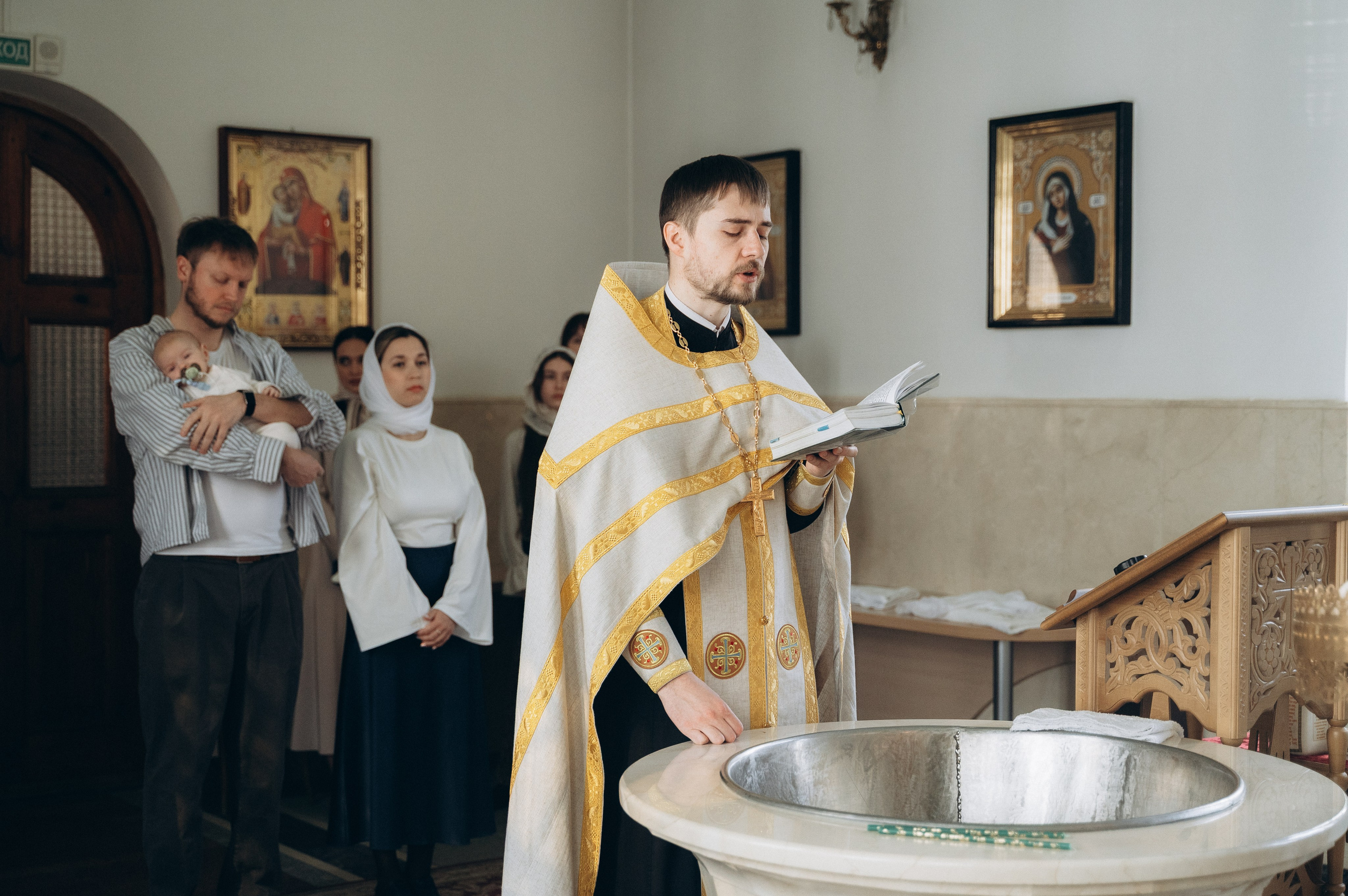 Крещение Артура (Храм Марии Магдалины). Семейный фотограф в Минске Дарья Дреко