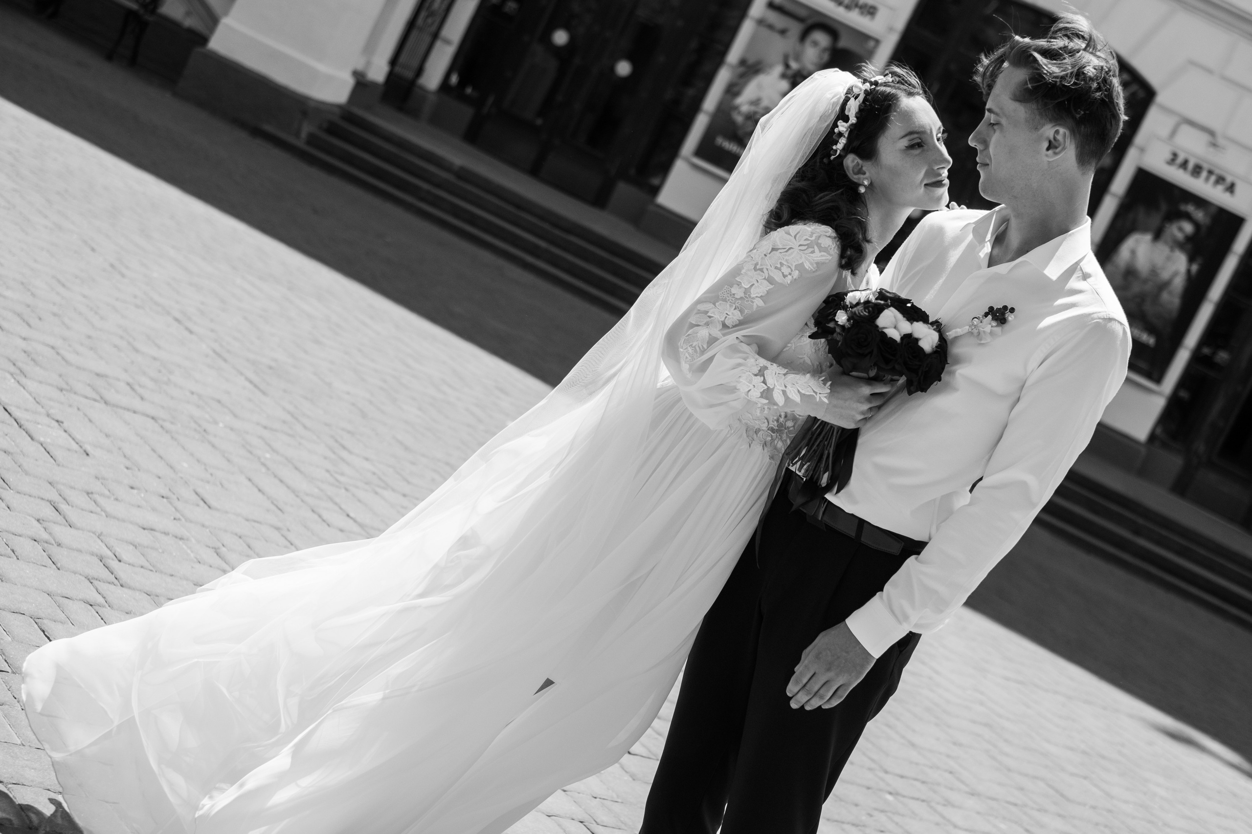 О+Д (ЗАГС, прогулка Центр и Парк Победы, банкет). Профессиональная фотосъемка в Крыму. Натуральные эмоции и живые кадры. Забронируйте дату прямо сейчас!