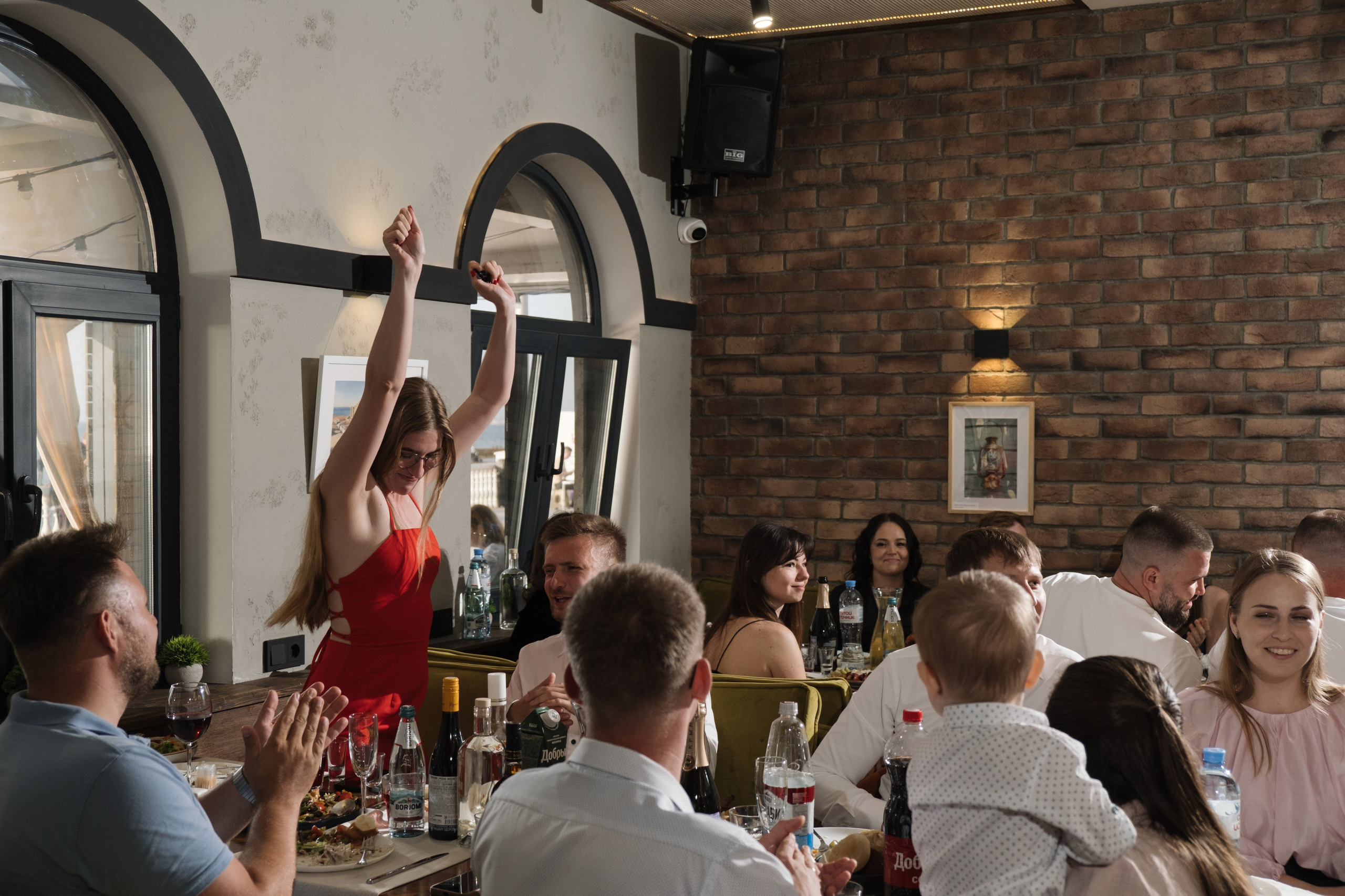 О+Д (ЗАГС, прогулка Центр и Парк Победы, банкет). Профессиональная фотосъемка в Крыму. Натуральные эмоции и живые кадры. Забронируйте дату прямо сейчас!