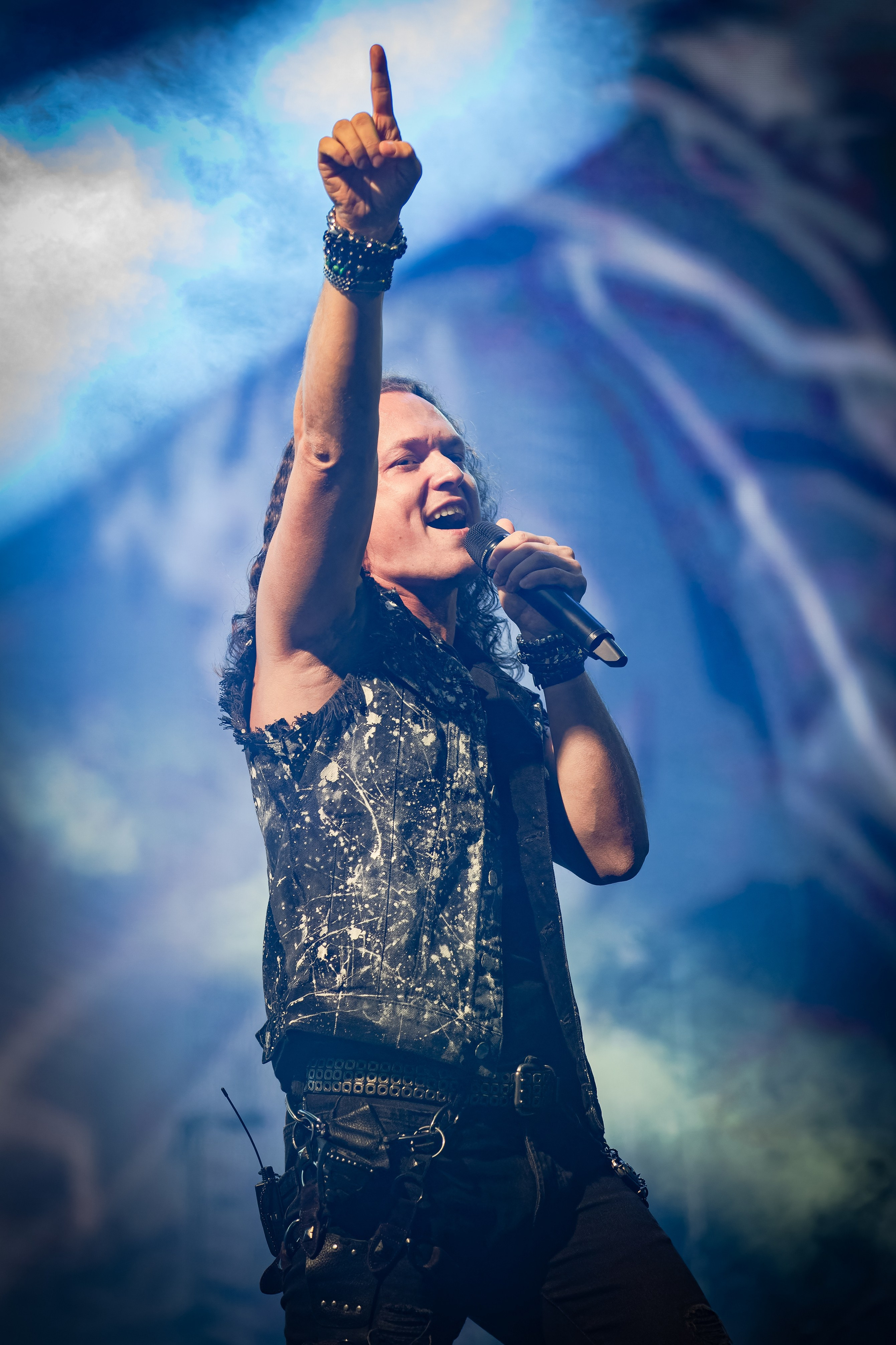 Эпидемия. Крылья Сахалина. Фотограф. г. Южно-Сахалинск. Олег Толстов