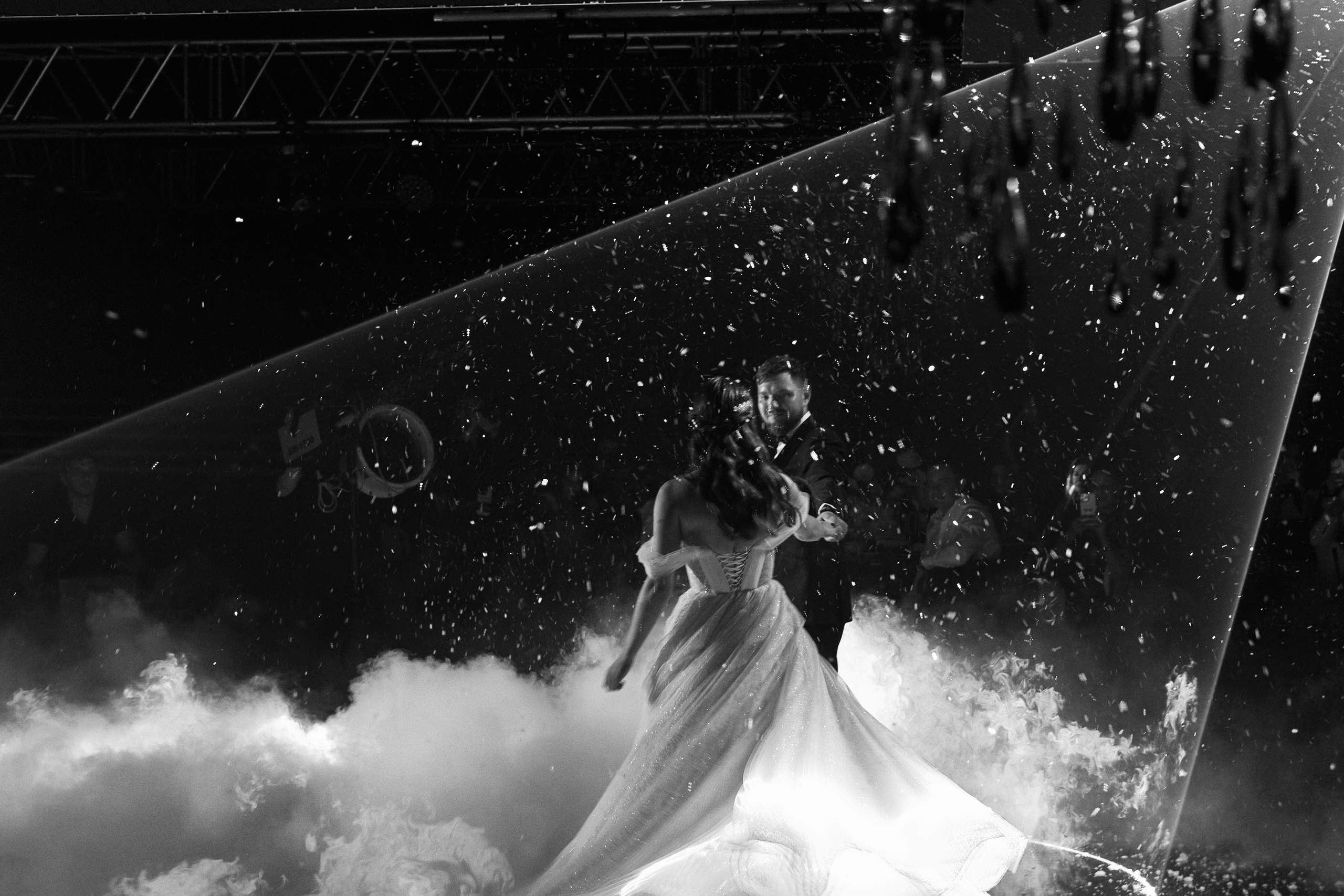 Свадьба с искусственным интеллектом в Усадьбе фамилии от ТВИНС СТУДИО лучших фотографов Краснодара. ТВИНС СТУДИО — лучшие свадебные фотографы и видеографы в Краснодаре