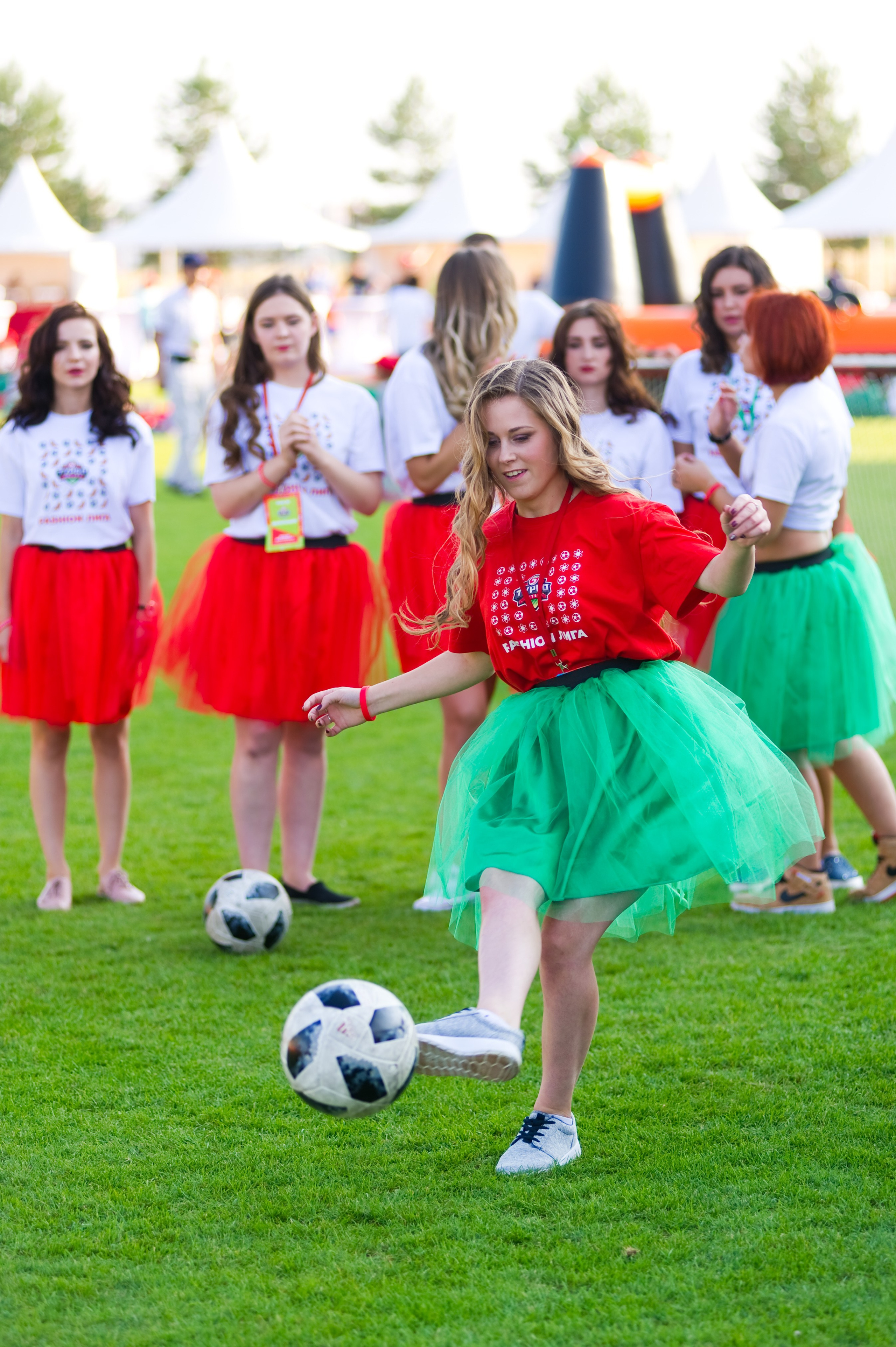 Турбофутбол (корпоративное соревнование «Пятерочки»). Репортажный фотограф и видеограф Слава Думчев. Тимбилдинги, отчетники, корпоративы