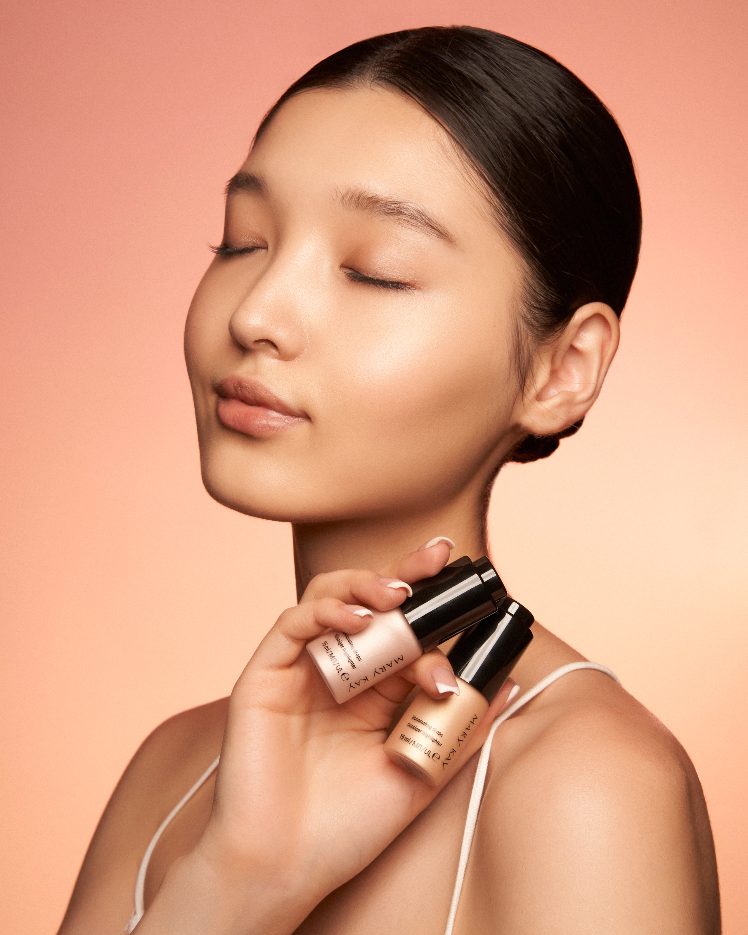 MARY KAY. Photographer