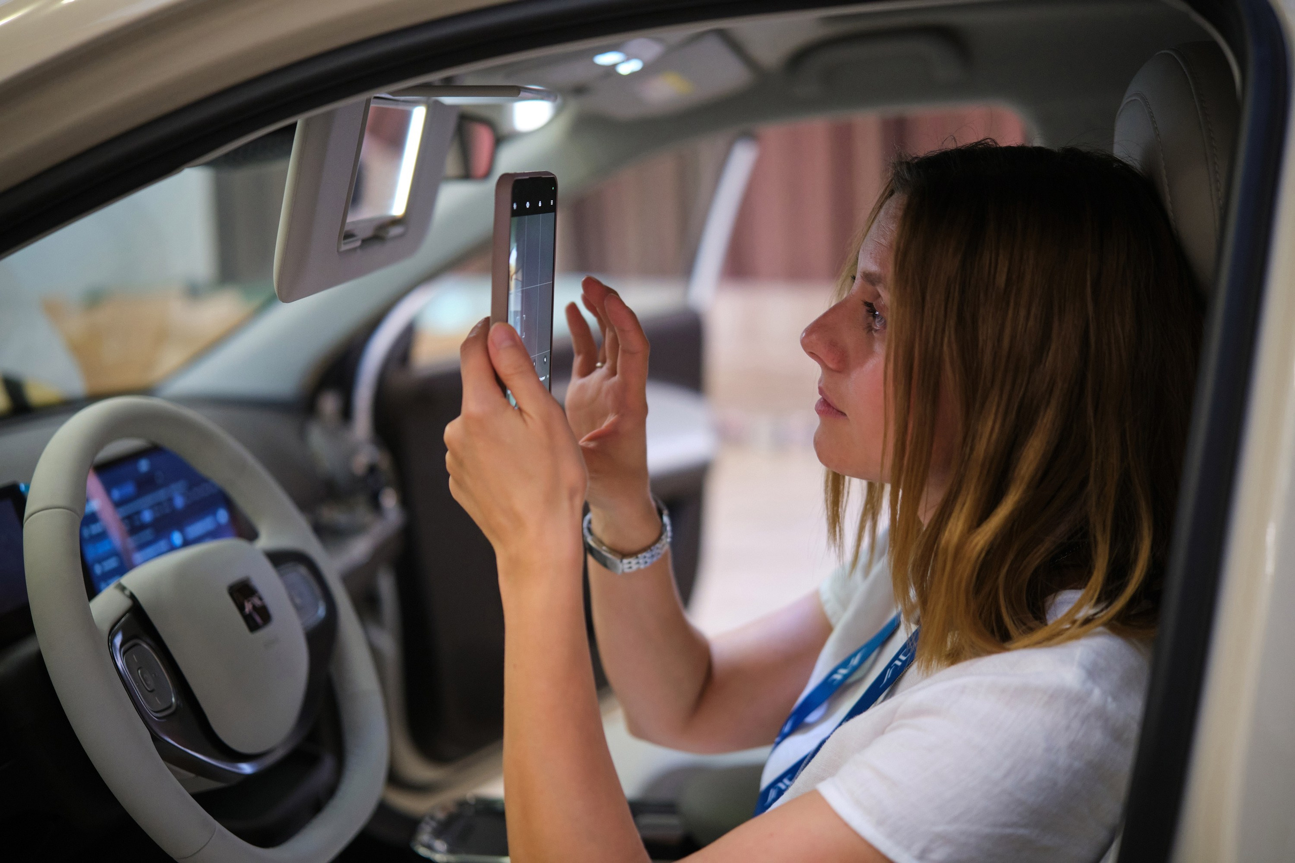 Презентация электромобиля JAC E30X в IBB Hotel. Репортажный фотограф Дмитрий Литвинский. Минск, Беларусь, мир