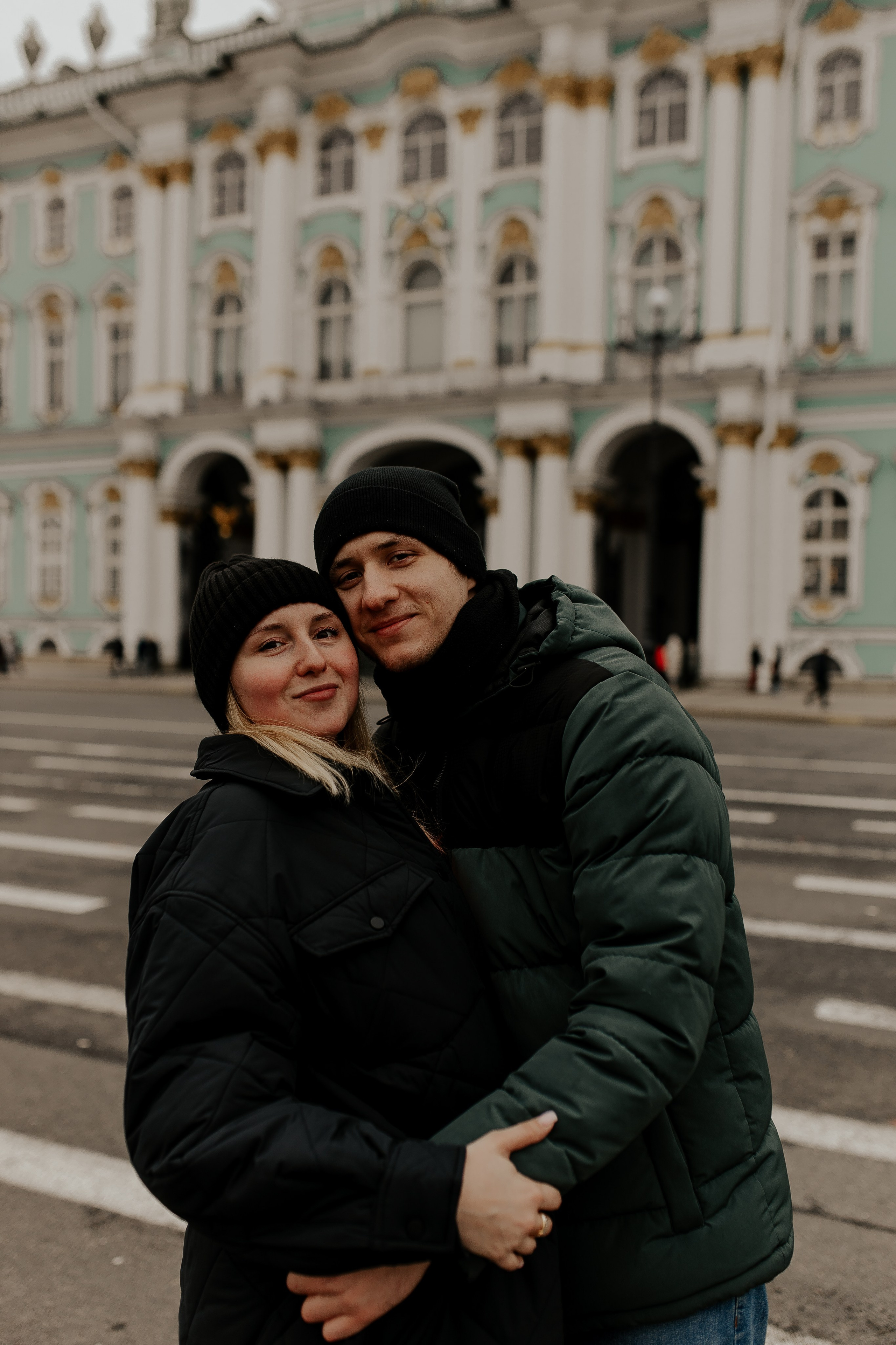 Поцелуй у Эрмитажа. Фотограф в Санкт-Петербурге Лиза Семченкова