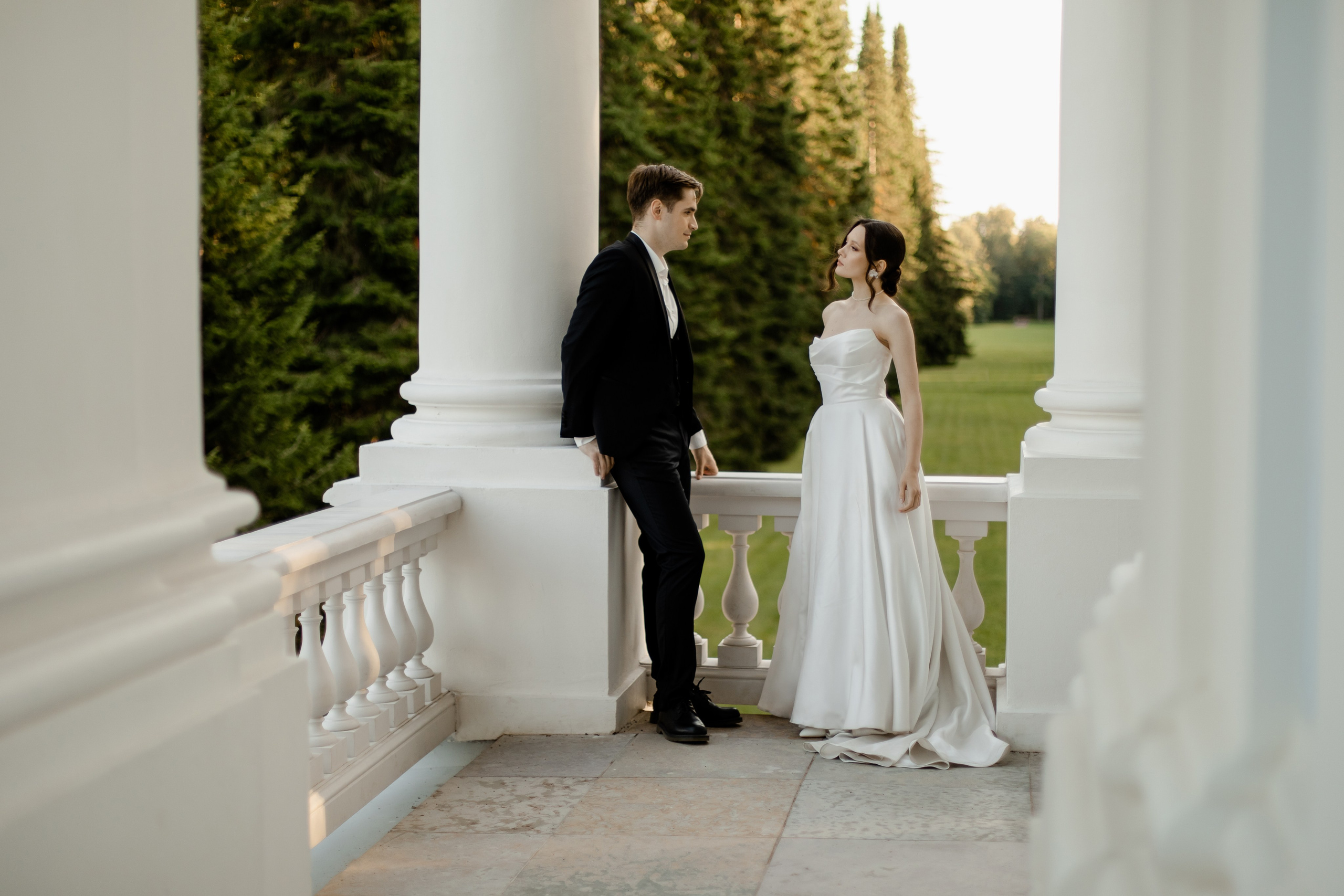 Свадебная прогулка в Ораниенбауме. Свадебный и портретный фотограф в Миассе Филиппенко Дарья