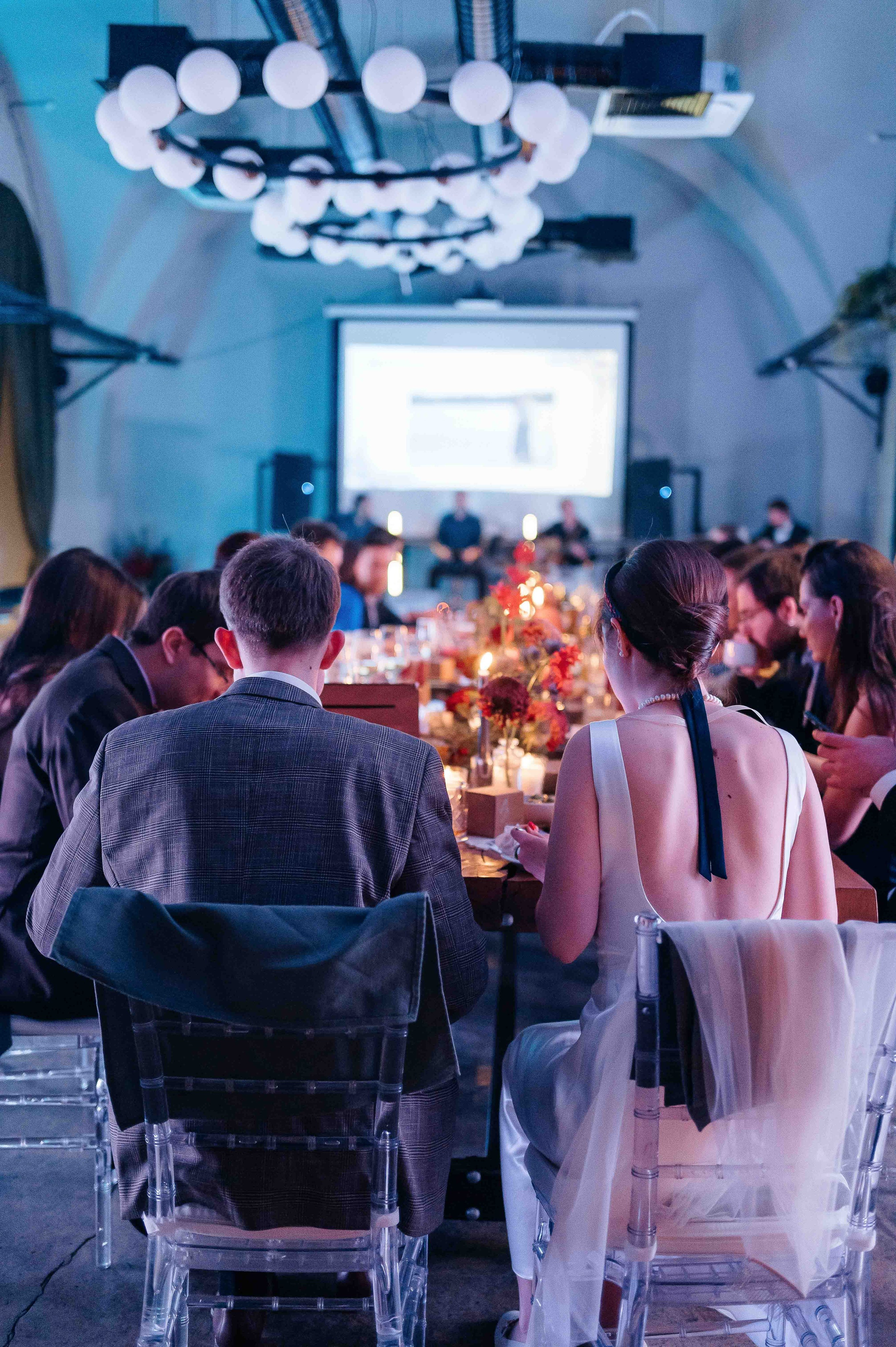 Утро невесты в гостинице. Свадебный и семейный фотограф в Котласе Никита Попов