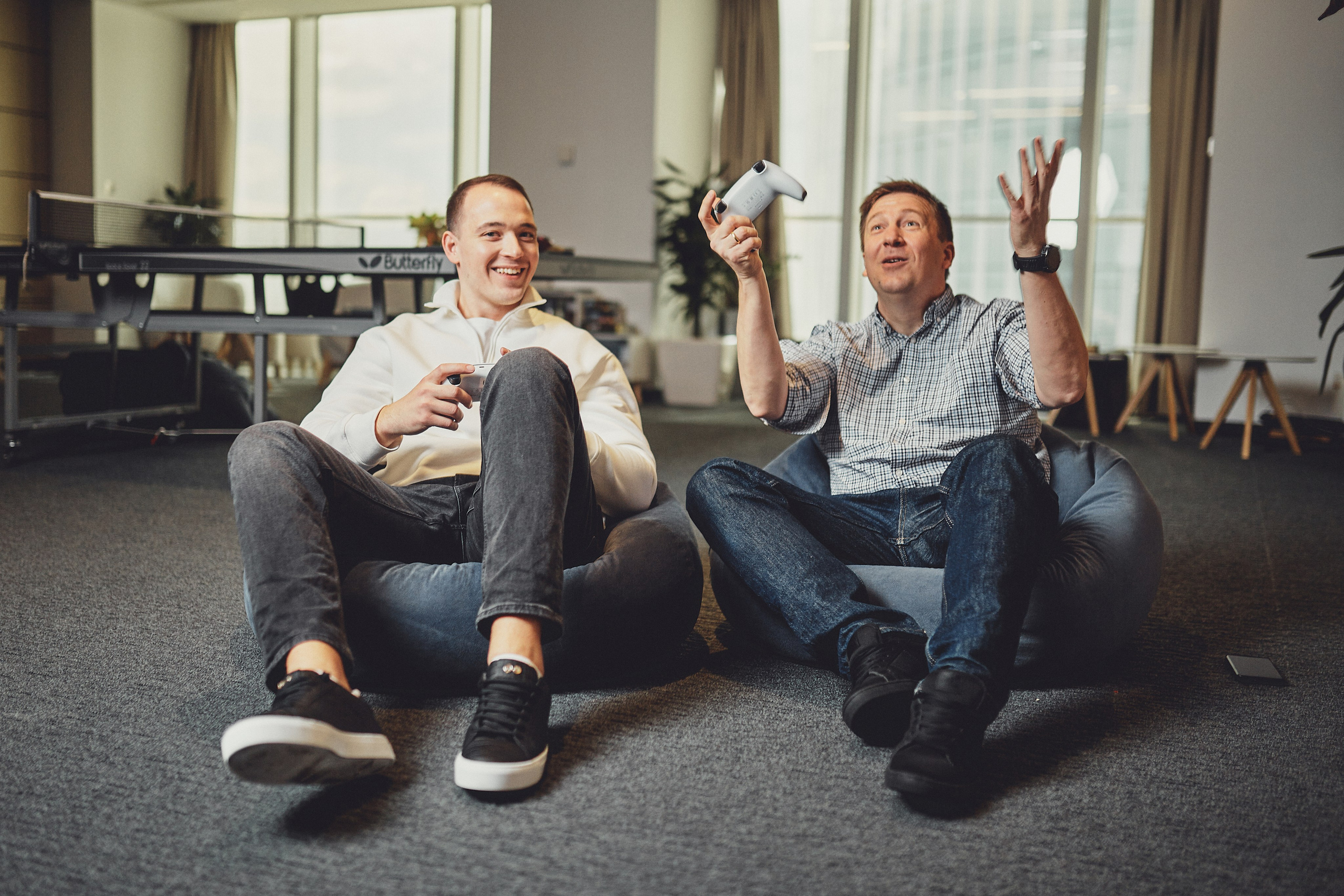 Съёмка в офисе Japan Tobacco International