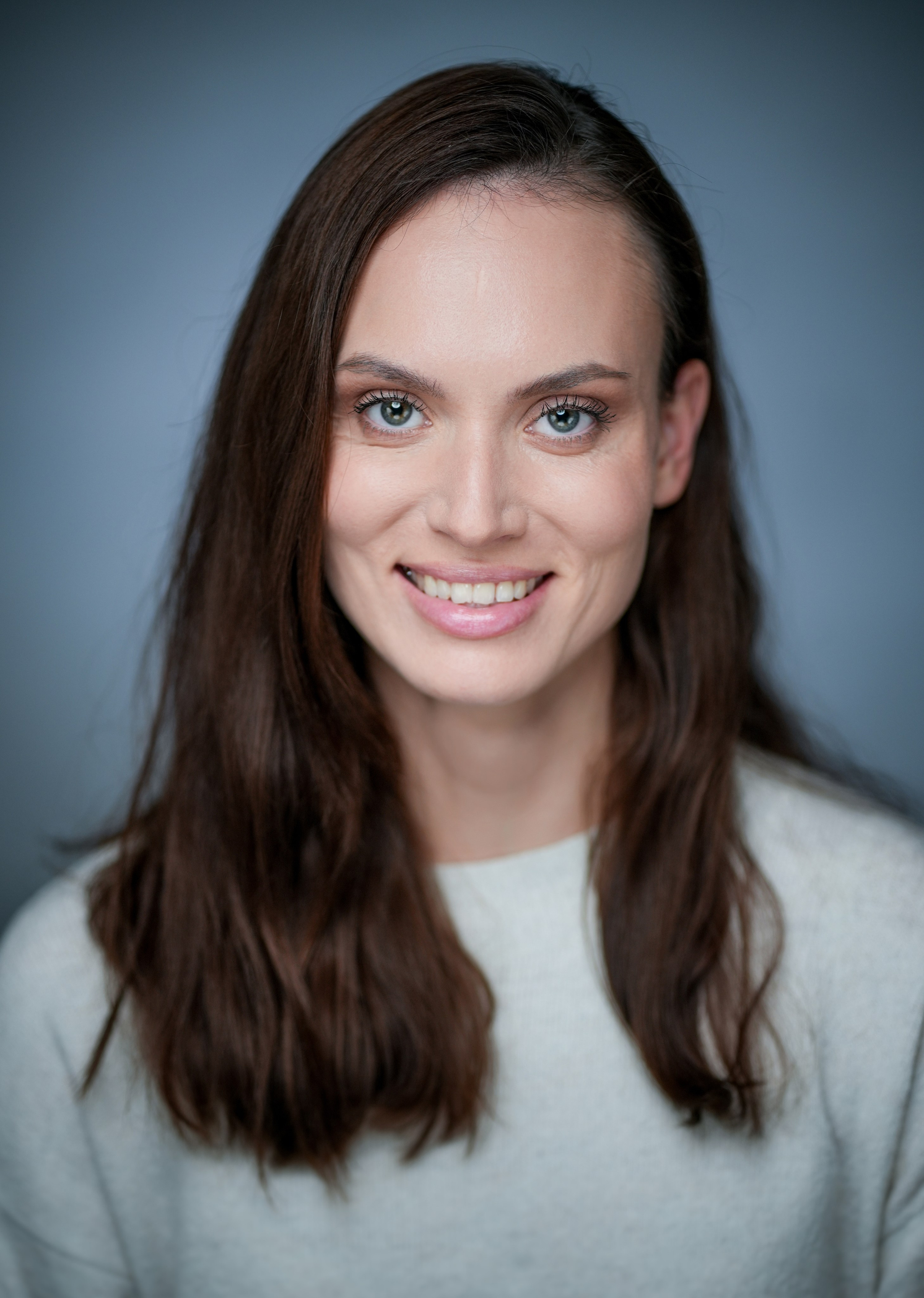 Актриса Саша Сапегина. Портретная съемка в Москве, студийный фотограф Игорь Фомин