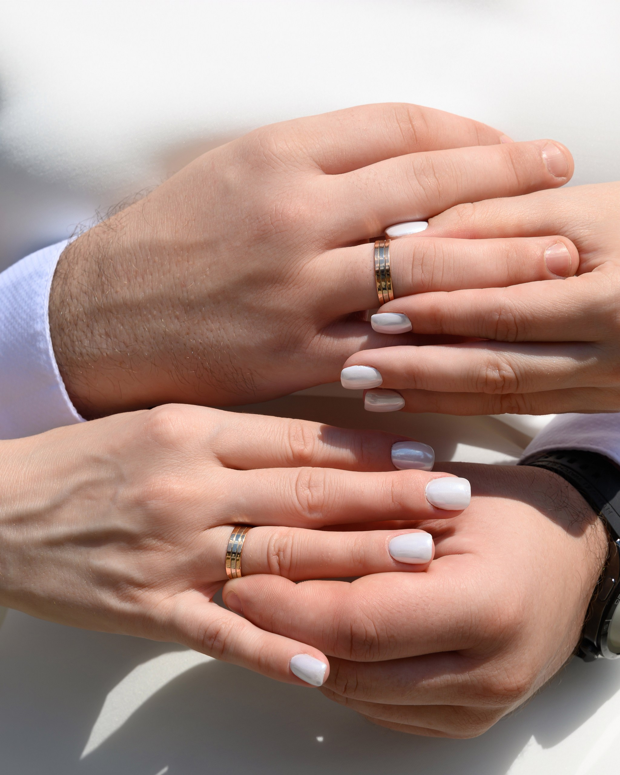 Обручальные кольца.