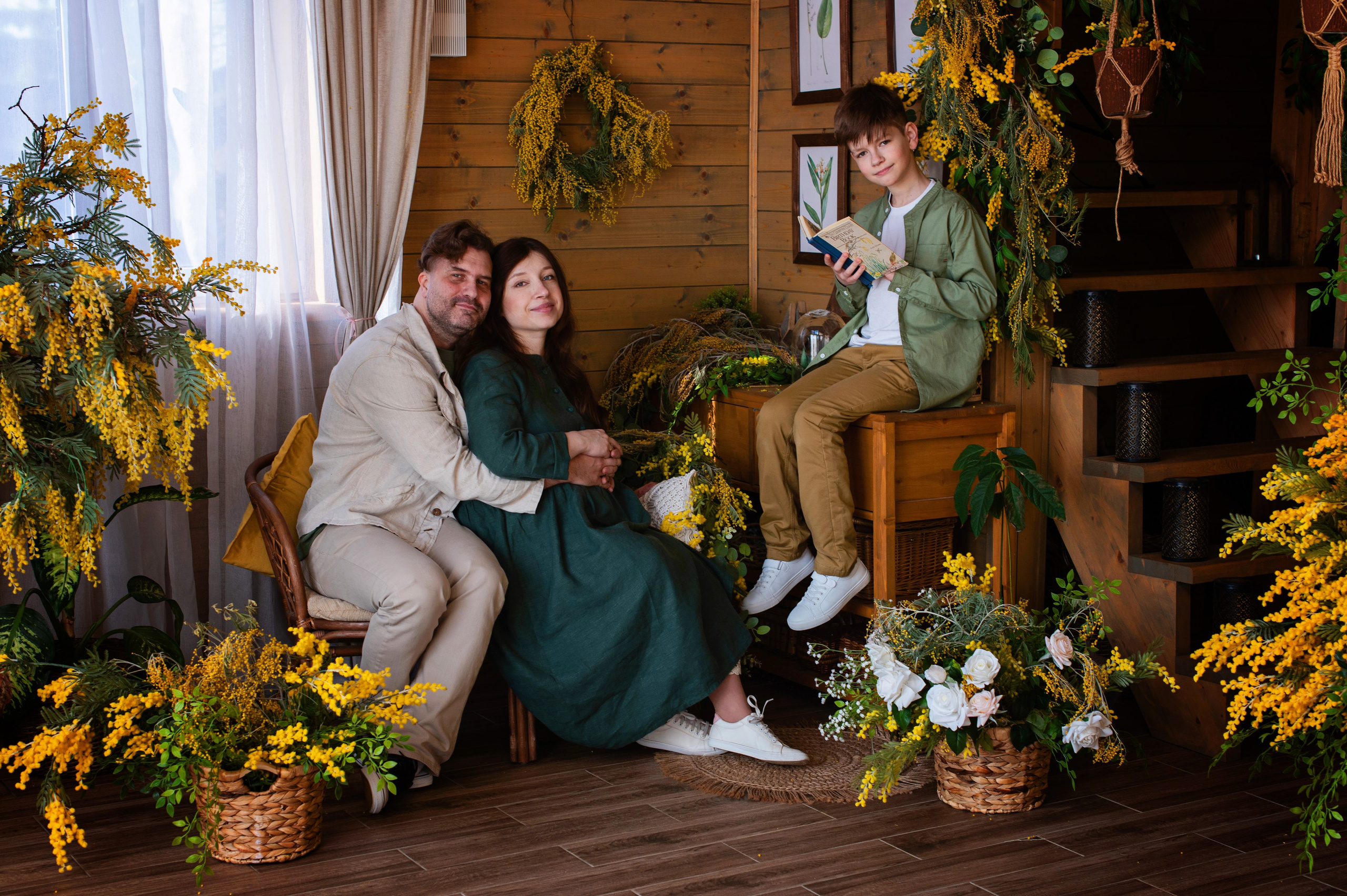 Уютная семейная съёмка в студии. Семейный и портретный фотограф Надежда Вылку