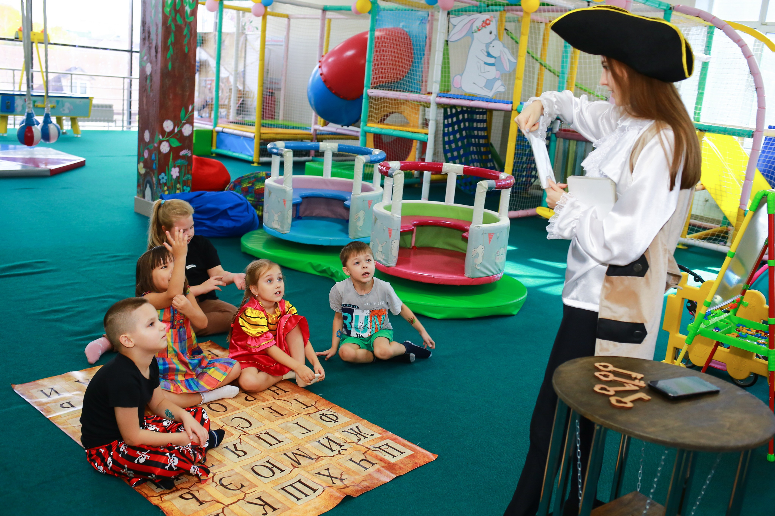 Белый кролик. Форд Боярд. Фотограф новорожденных и семейный фотограф НСО г. Бердск Марина Львова