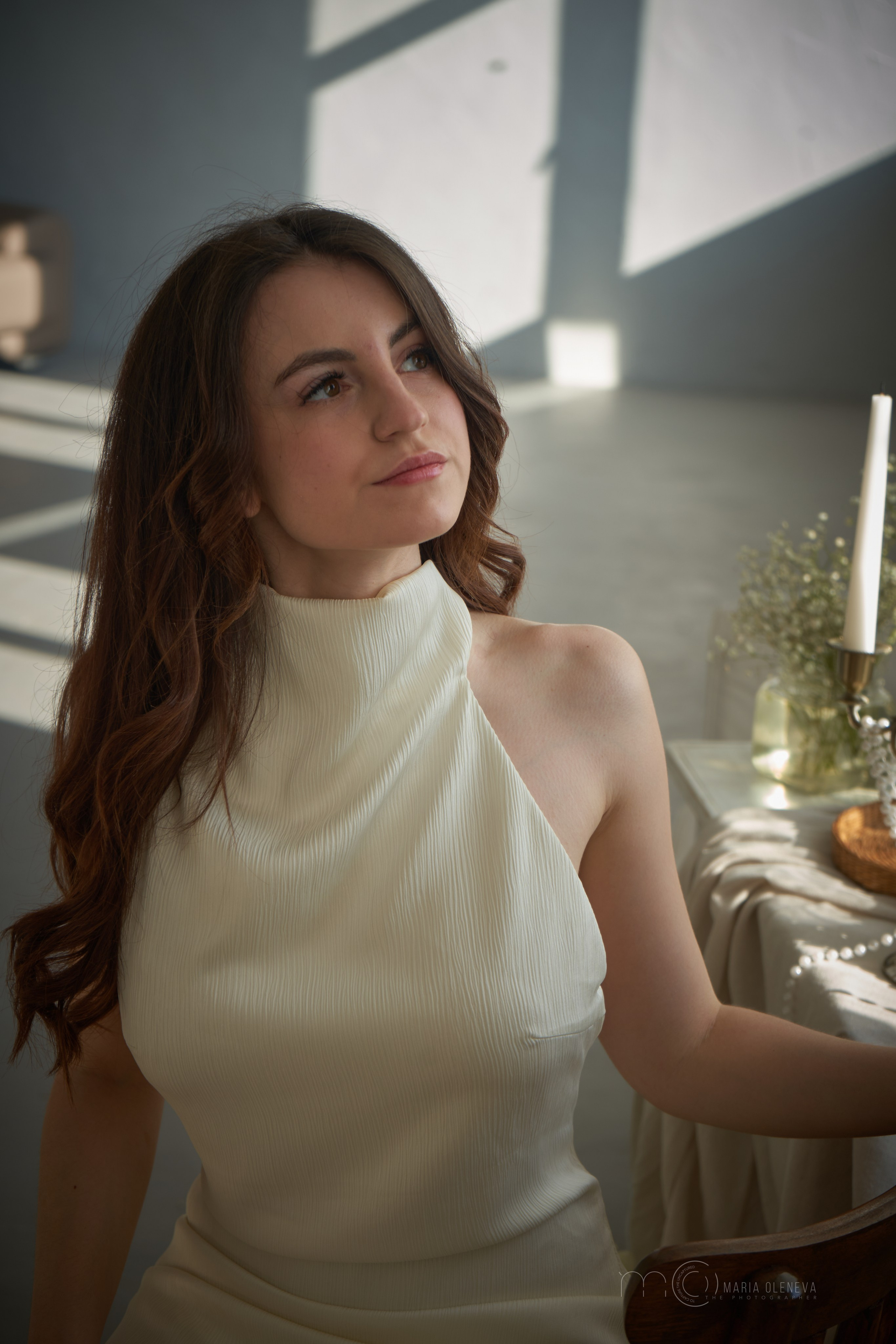 Настя в цветах. Фотограф Мария Оленева