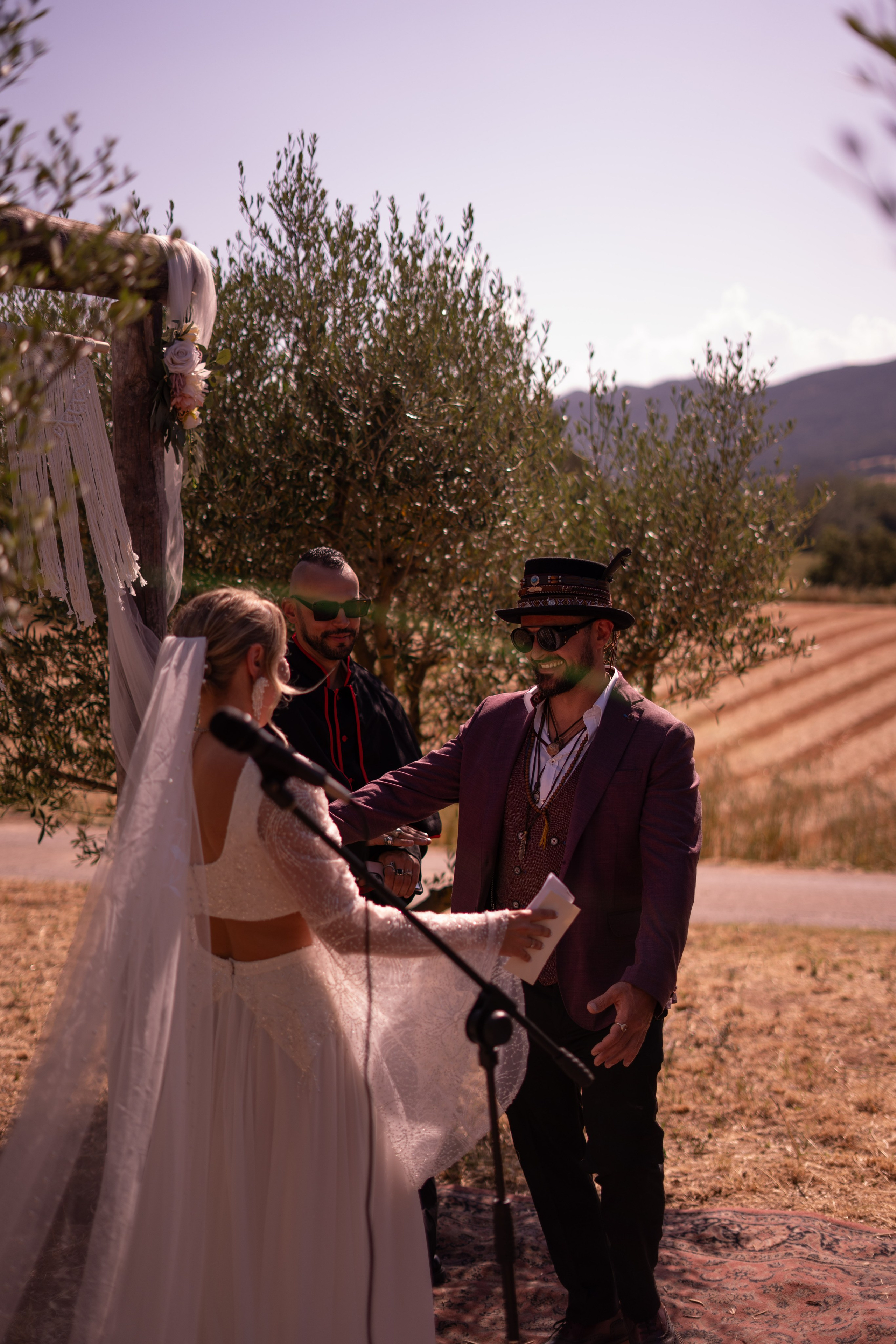 Stasy and Roberto. Wedding Photographer in Barcelona and Medellin