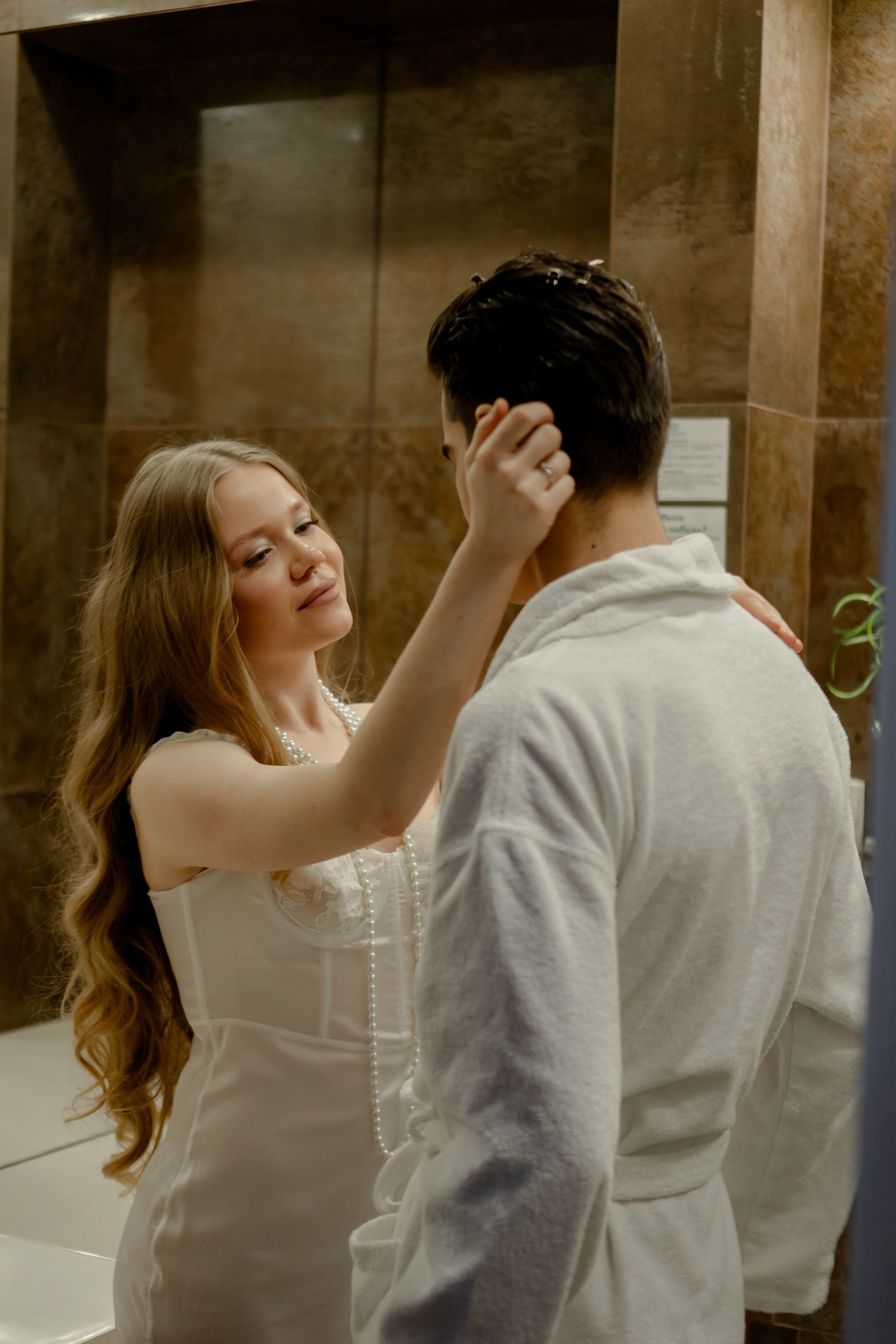 СВАДЕБНАЯ СЬЕМКА СБОРОВ В ОТЕЛЕ И ВЫЕЗД НА ЦЕРЕМОНИЮ (СНЯТО В СИБИРЕ В НИЖНЕВАРТОВСКЕ). Профессиональный фотограф, Санкт-Петербург — Виктория Богомолова