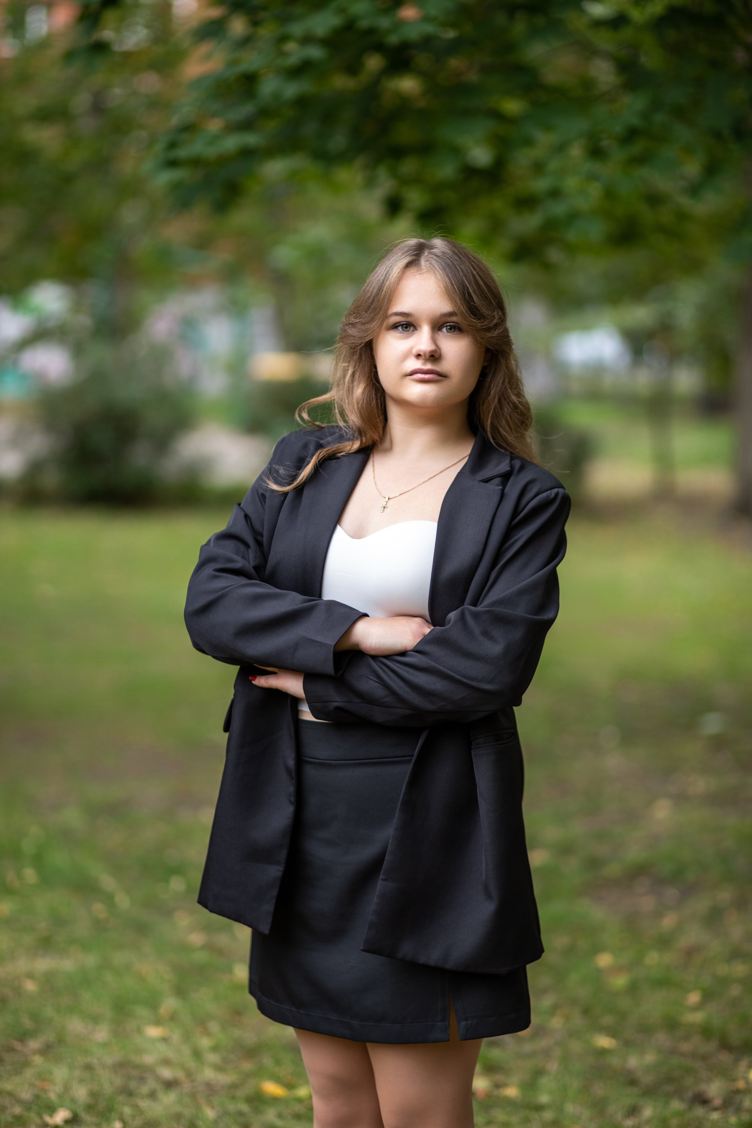 Портреты старшая школа (фоны, школа, улица). Выпускные альбомы Воронеж " СОКОЛ фото»