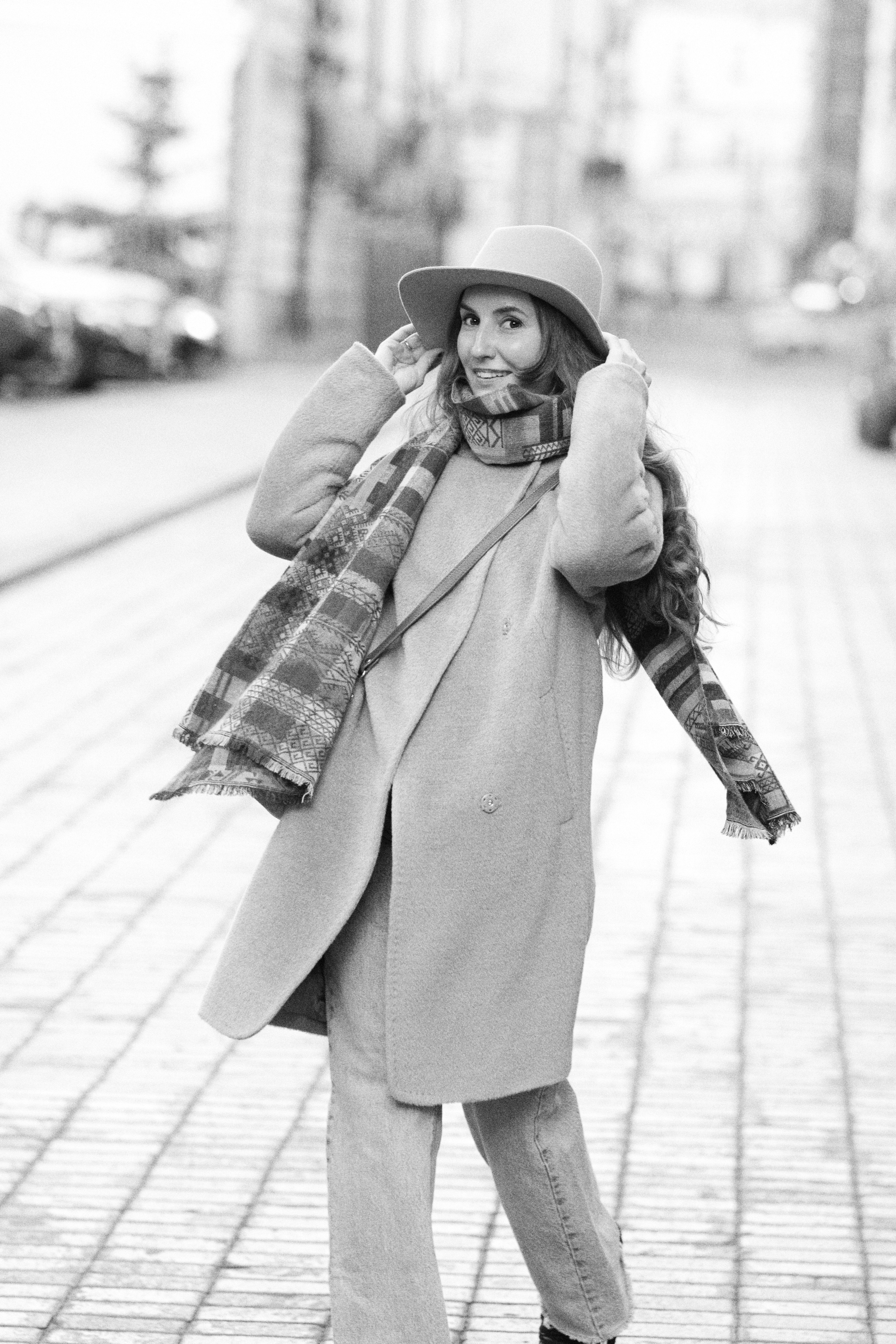 Фотосессия красивой женщины на Патриарших. Елена Павленко. Фотограф. Москва