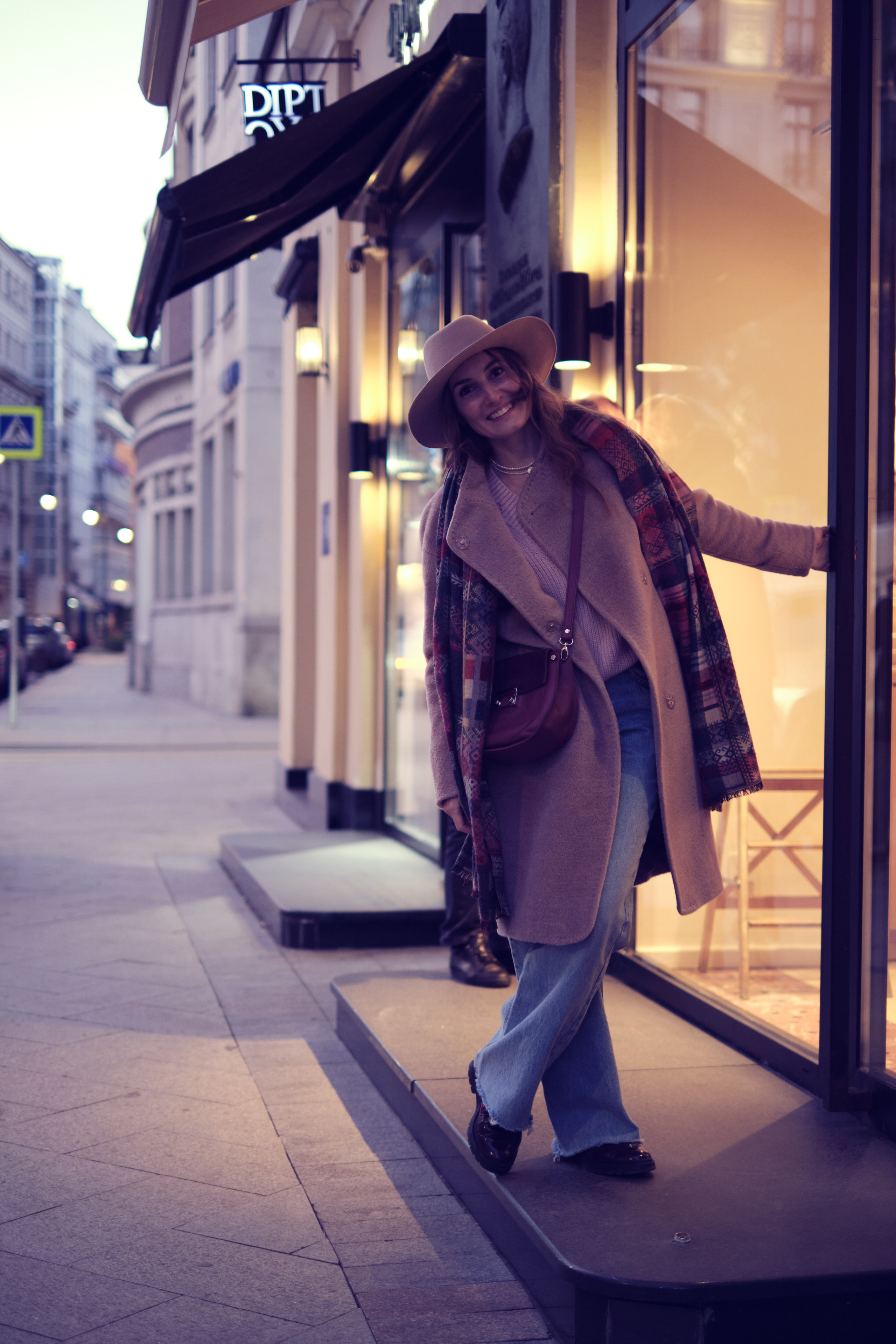 Фотосессия красивой женщины на Патриарших. Елена Павленко. Фотограф. Москва