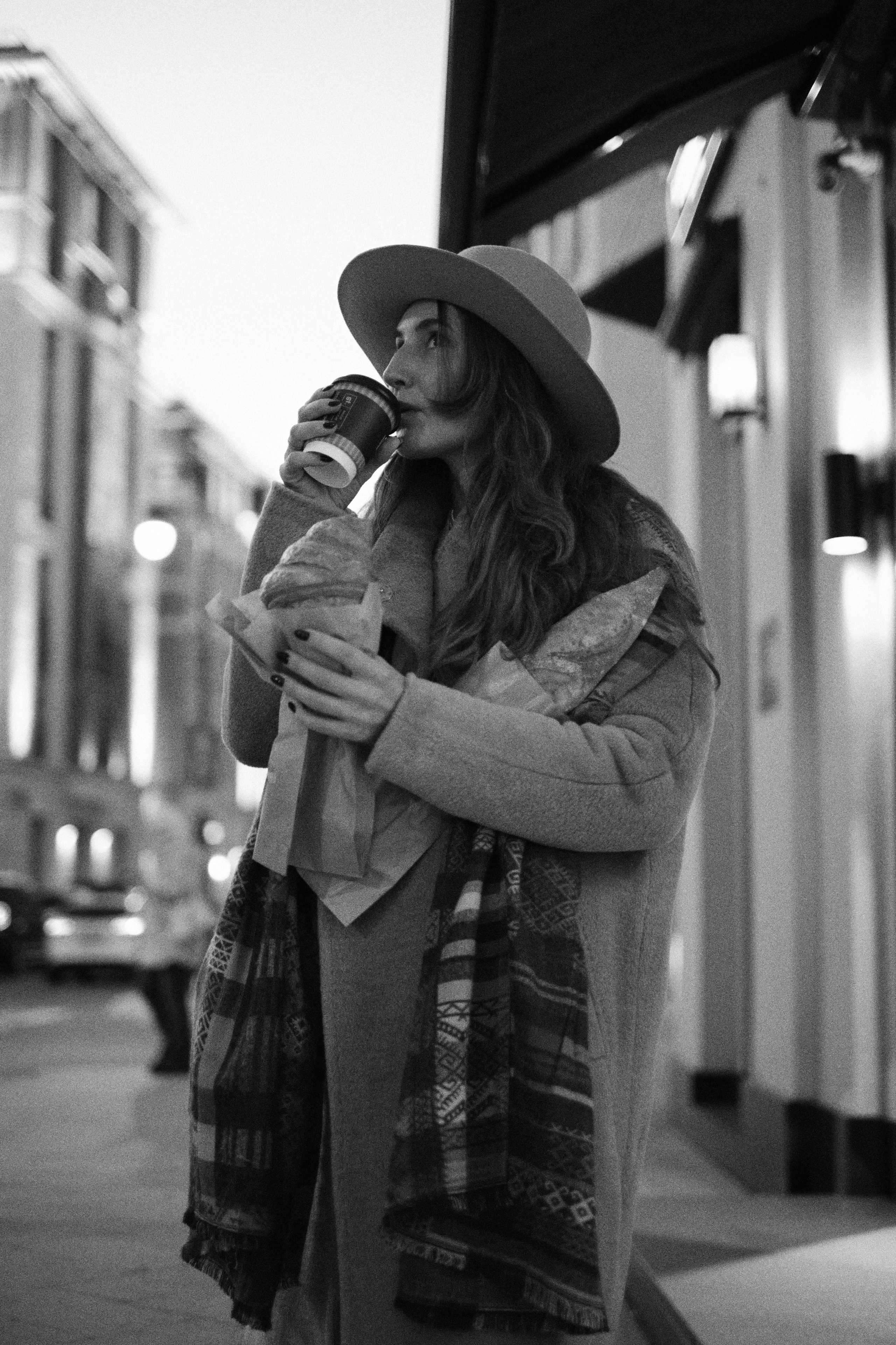 Фотосессия красивой женщины на Патриарших. Елена Павленко. Фотограф. Москва