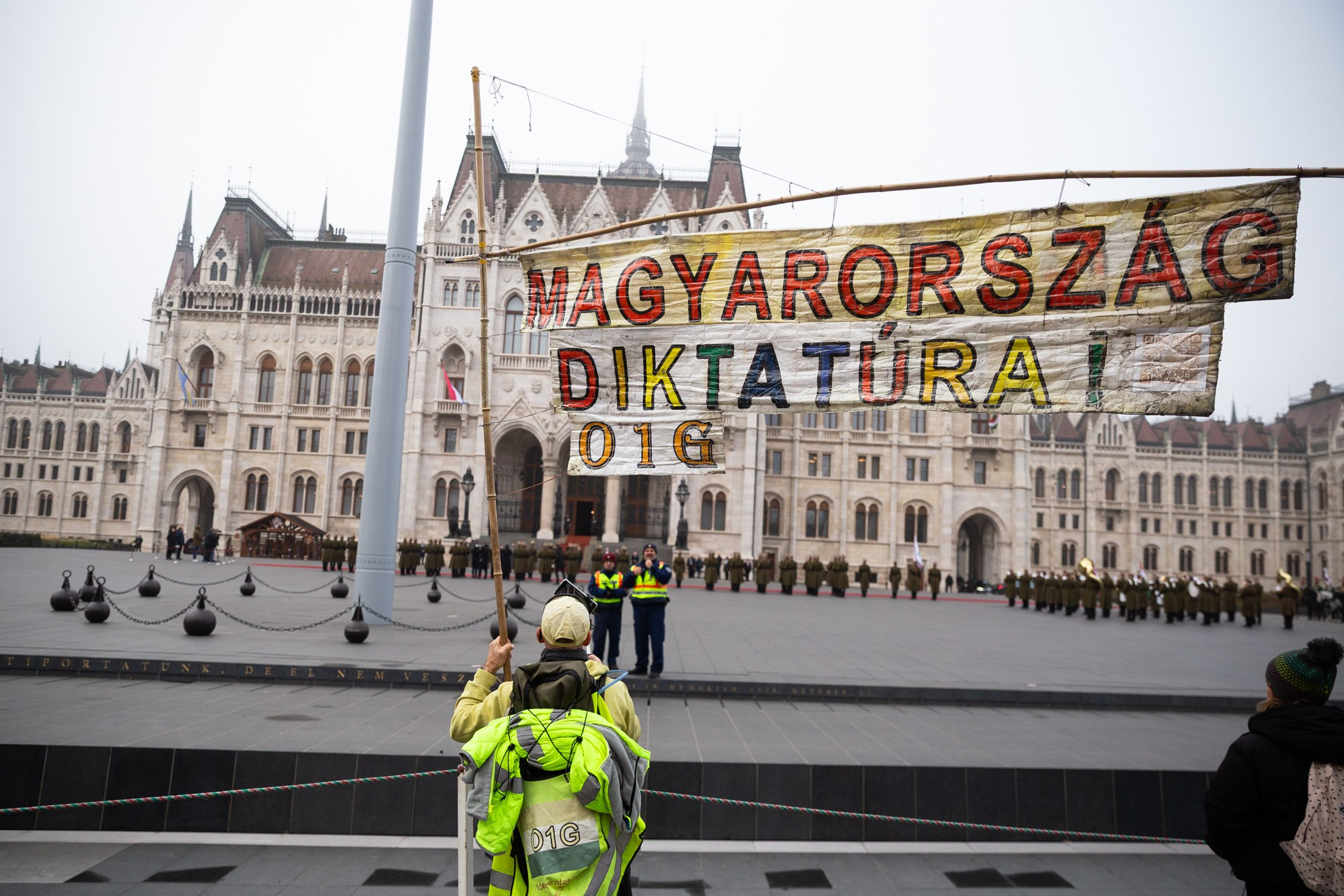 STREET PHOTOGRAPHY. Photographer in Budapest  — Yura Knyazev