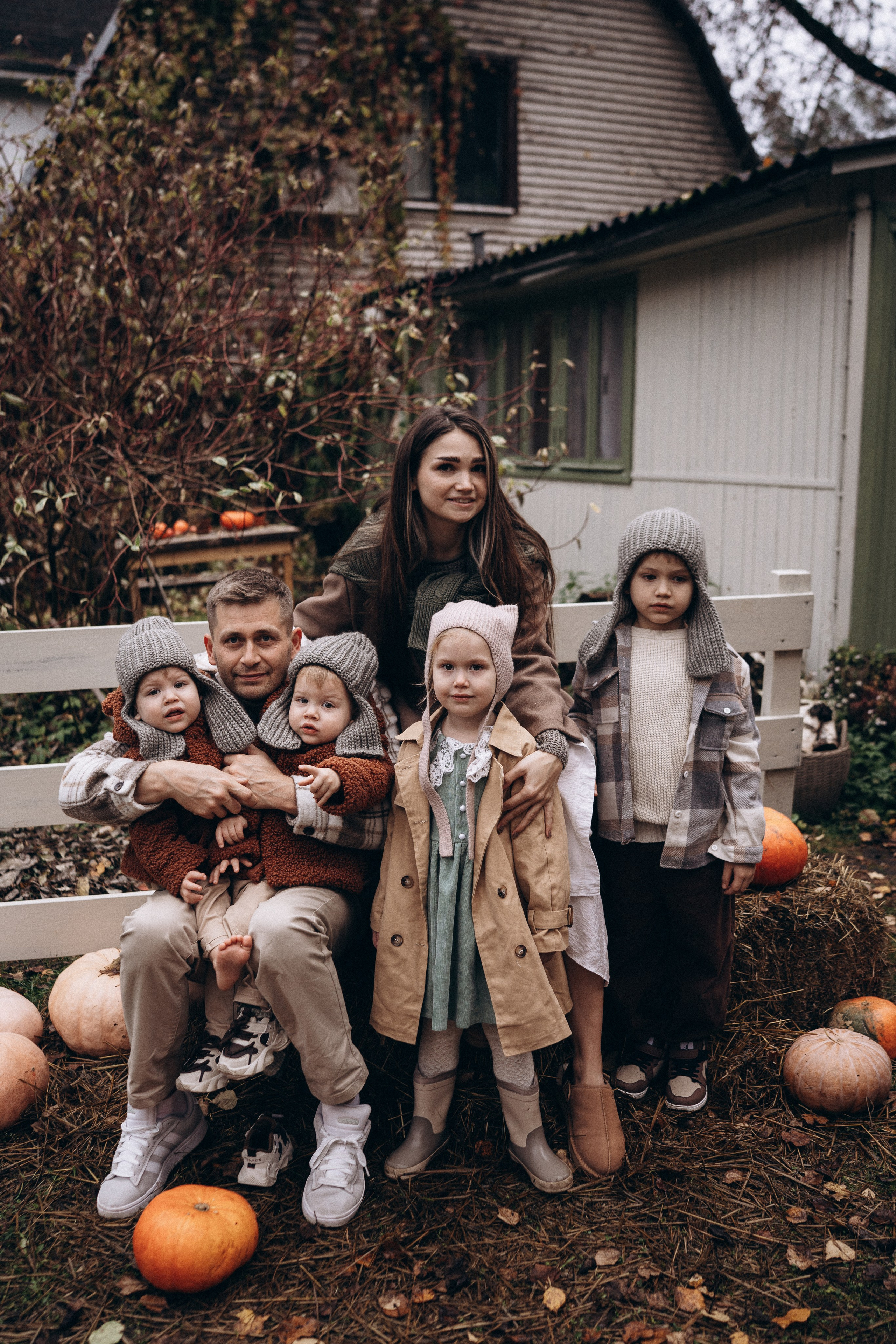 Яна и Ильсур, загородная Фотостудия. Фотограф Новорожденных в Москве. Семейные истории в стиле LIFE