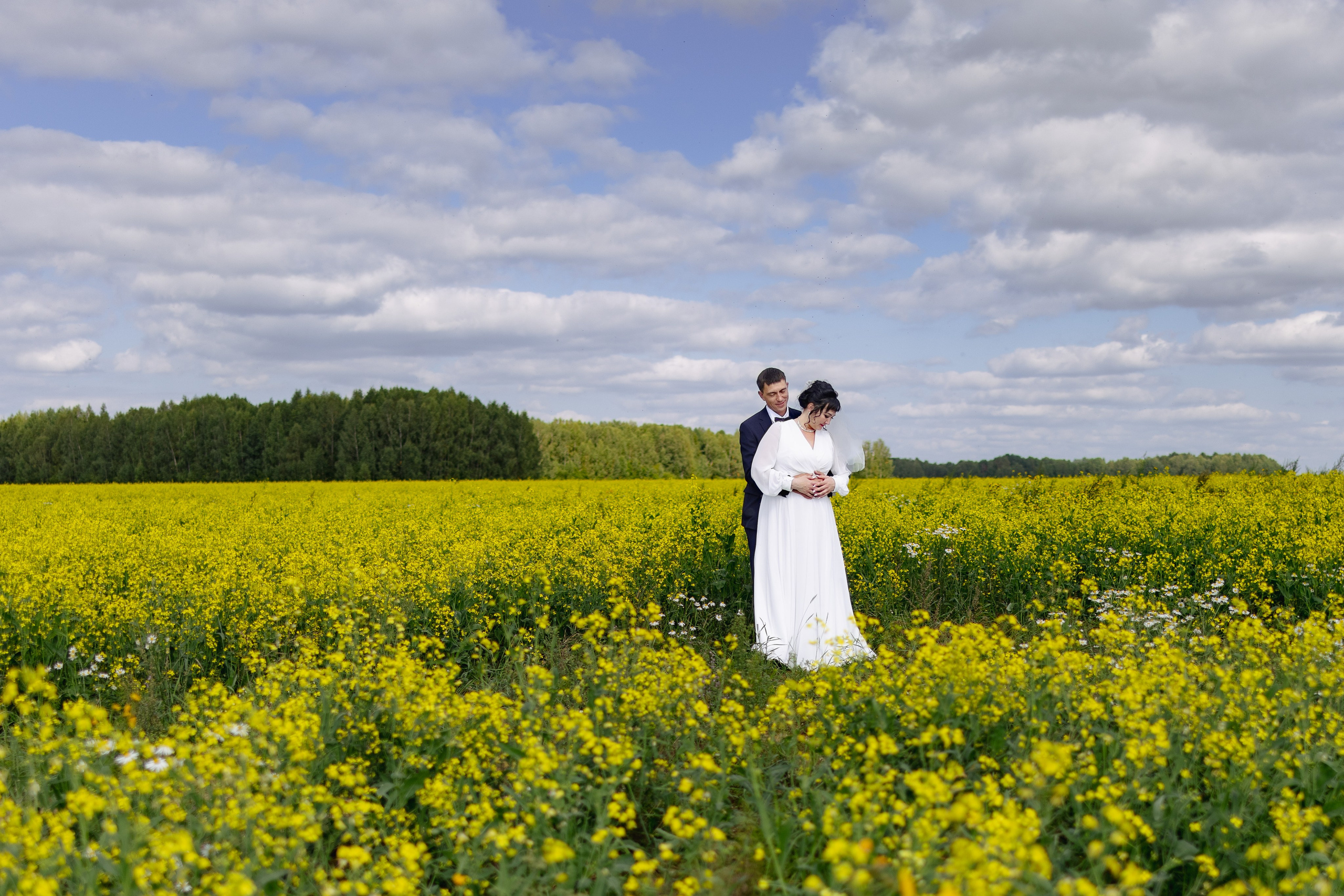 Свадебная фотосессия в рапсовом поле. Фотограф Ерохина Светлана — фотосессии в Екатеринбурге
