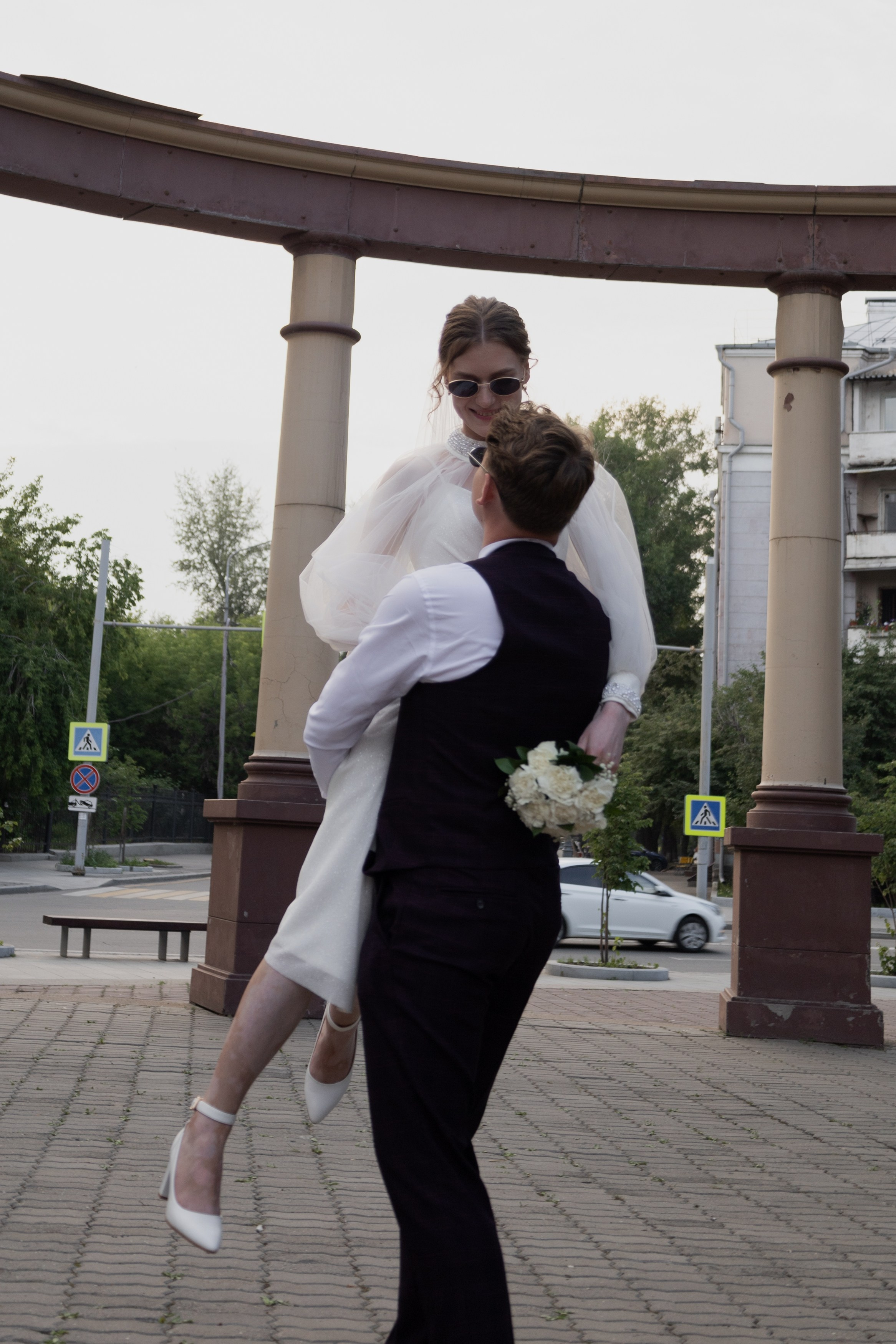 Владислав и Юлия Вечерняя прогулка по городу. Свадебный Фотограф в Иркутске Екатерина Елисеева