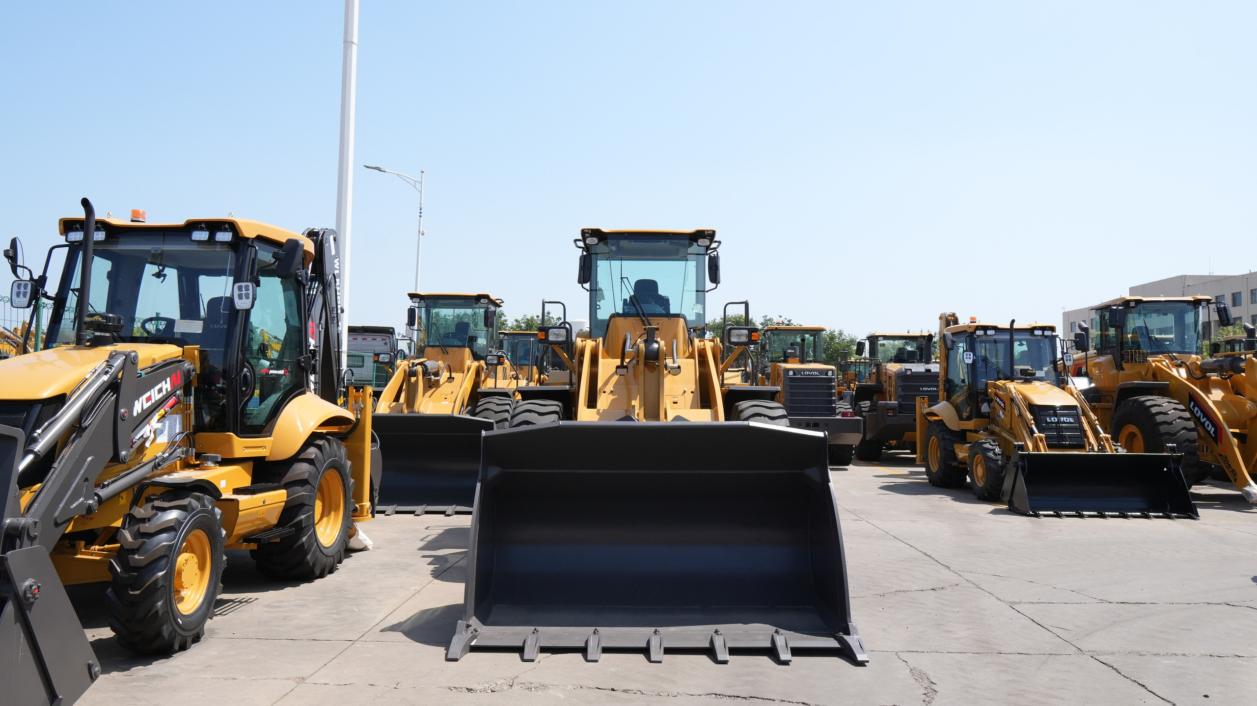 Фото фронт. погр. Weheavy WL855K. Продажа и обслуживание грузовой техники и спецтехники в г. Новосибирск компания СТИ