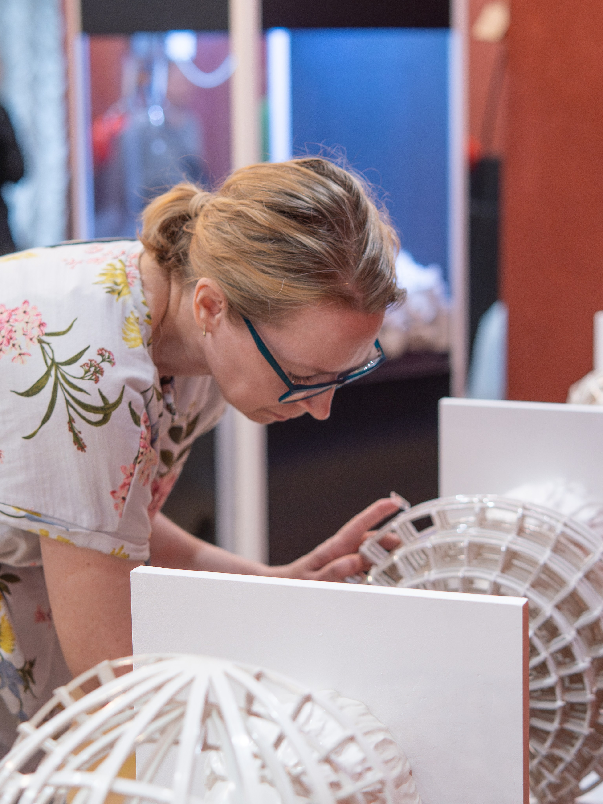 Монтаж выставки «10 из 10». Фотохудожник Москва