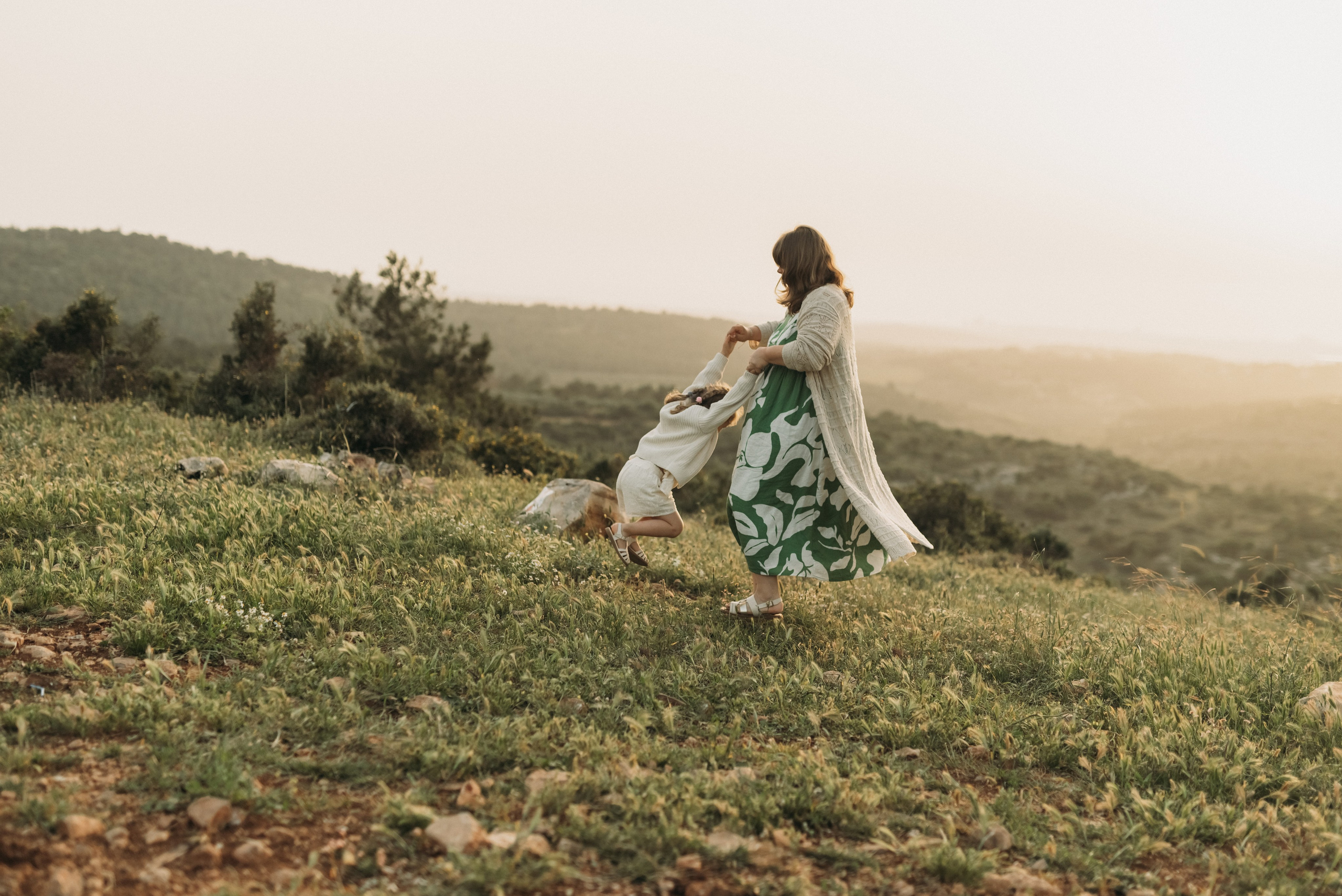 Family: Iryna, Vlad, Yasmin & Arina. Family photographer in Israel | Alesya Superfin