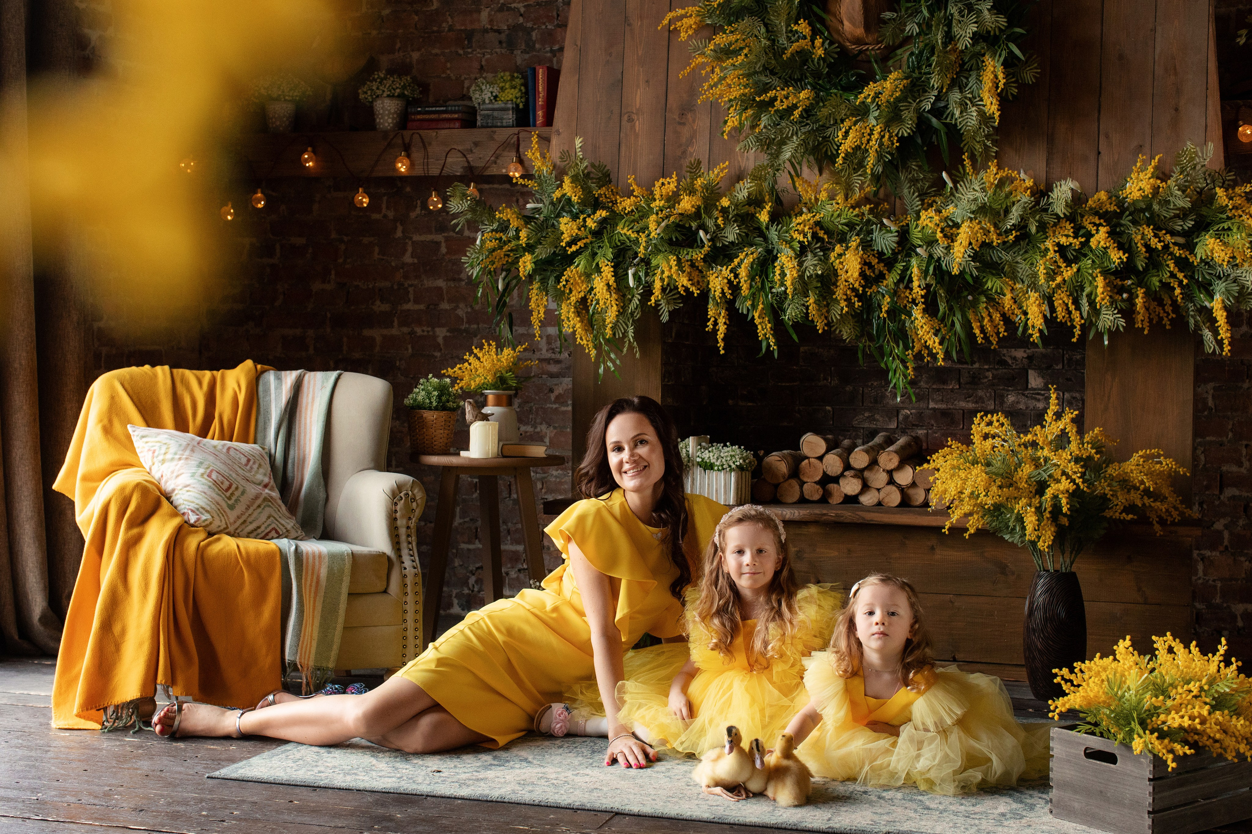 Семейная в интерьерной студии. Фотограф новорожденных, семейный фотограф в Санкт-Петербурге