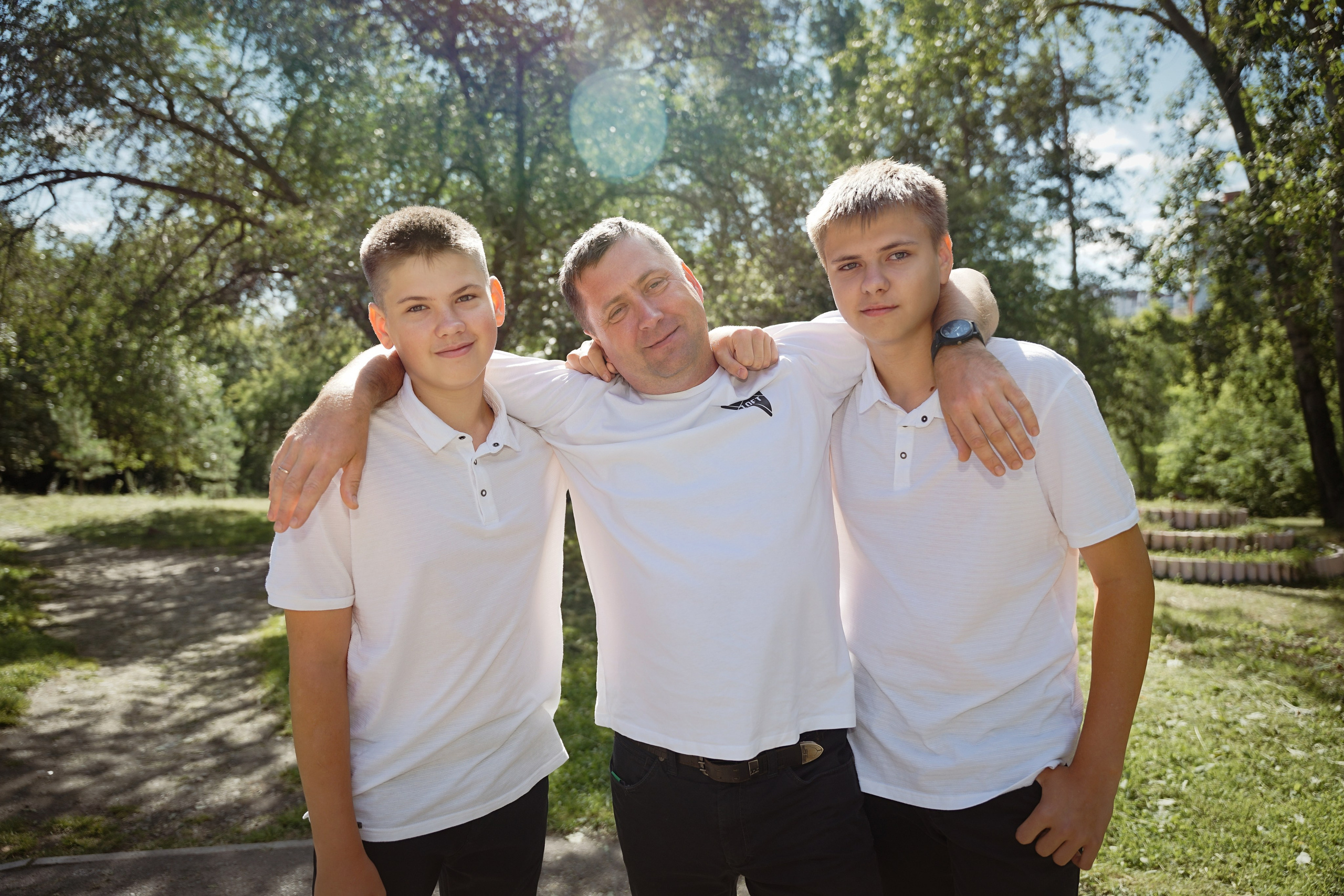 Фотосессия большой семьи в парке