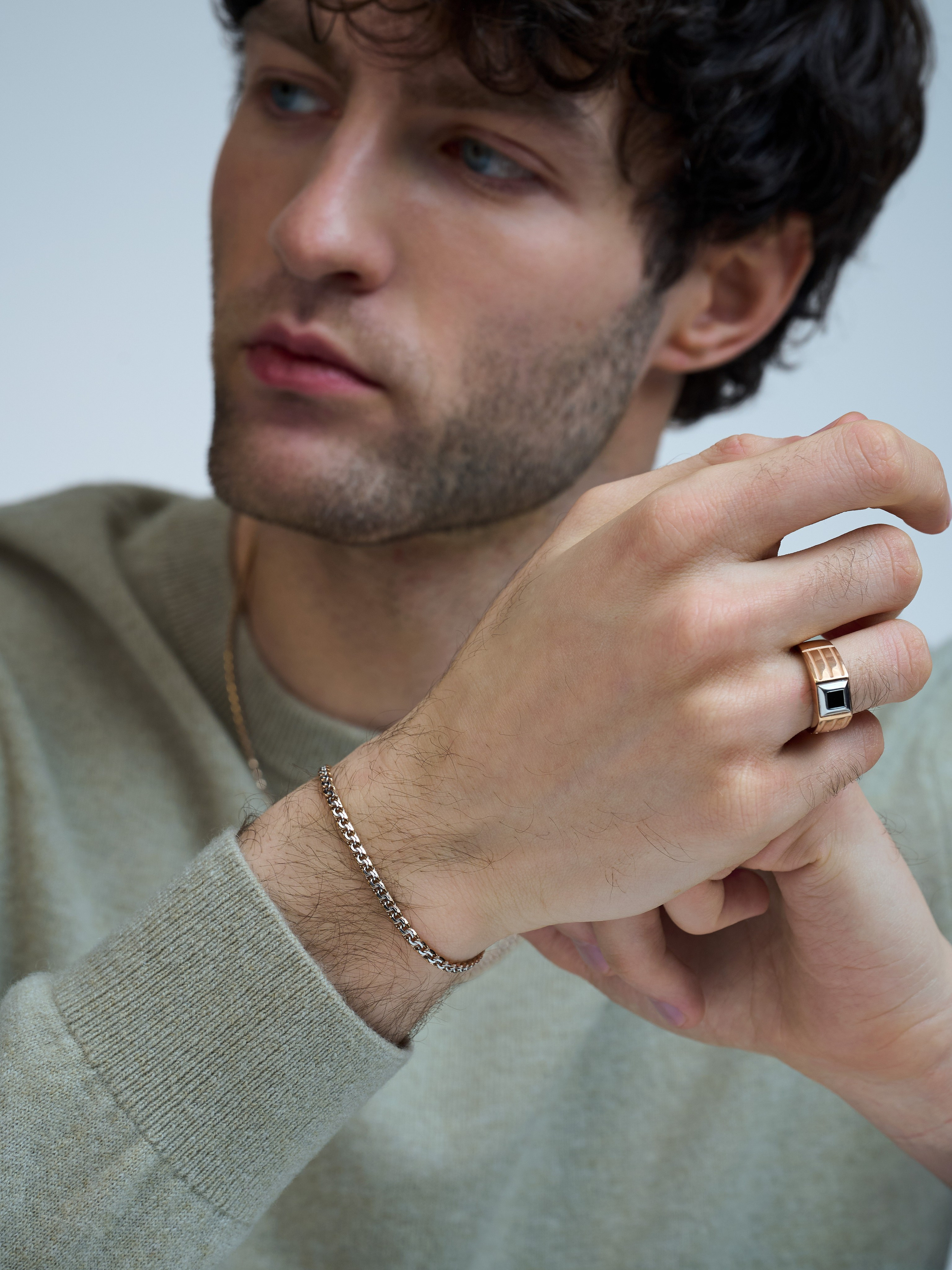 Каталог для бренда AllTime. Фотограф для брендов в Москве Ксения Чупрунова