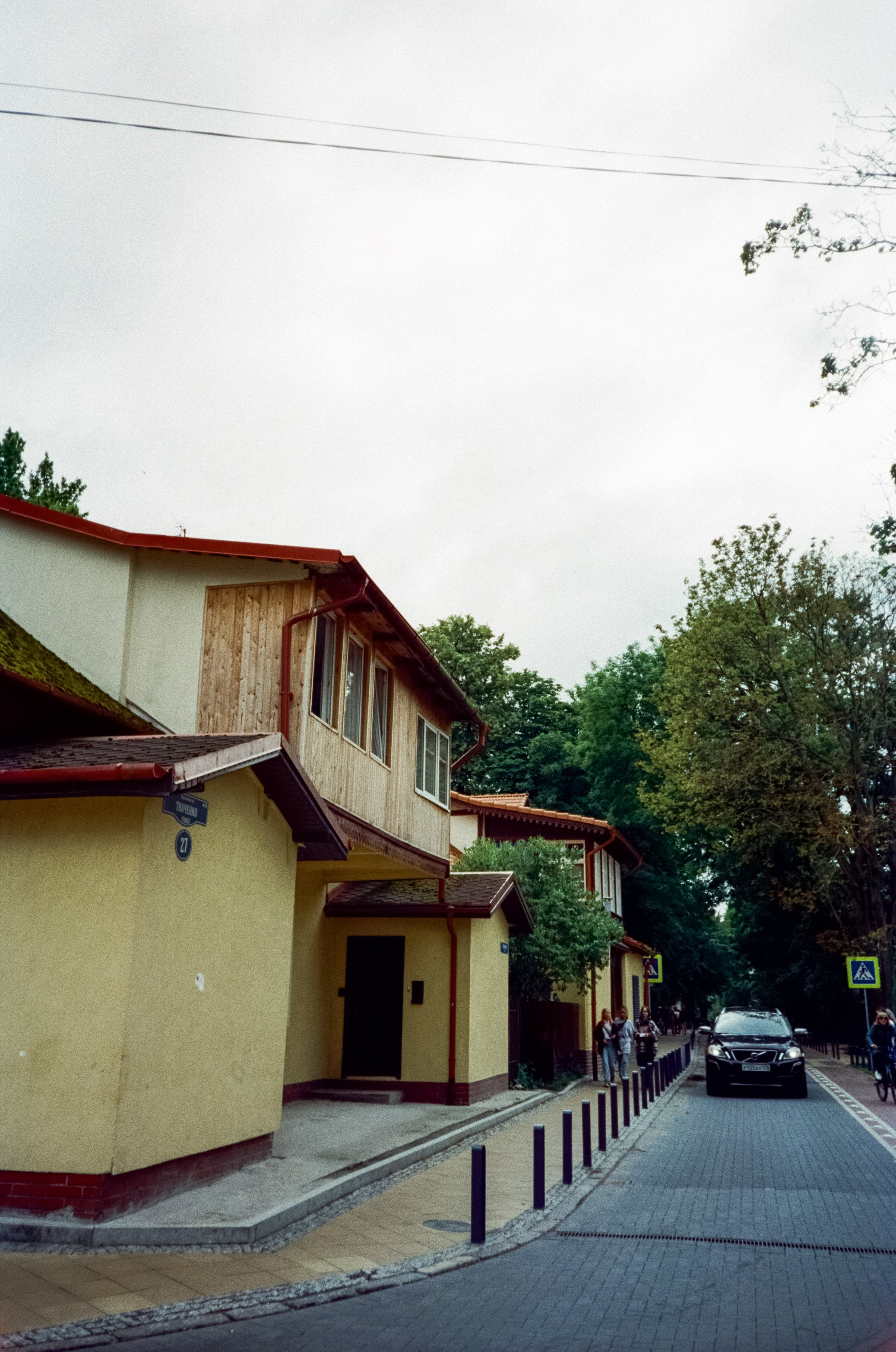 Курортный проспект и коты Зеленоградска, маяк и Safe Coffee. Фотограф-документалист Мария Осокина