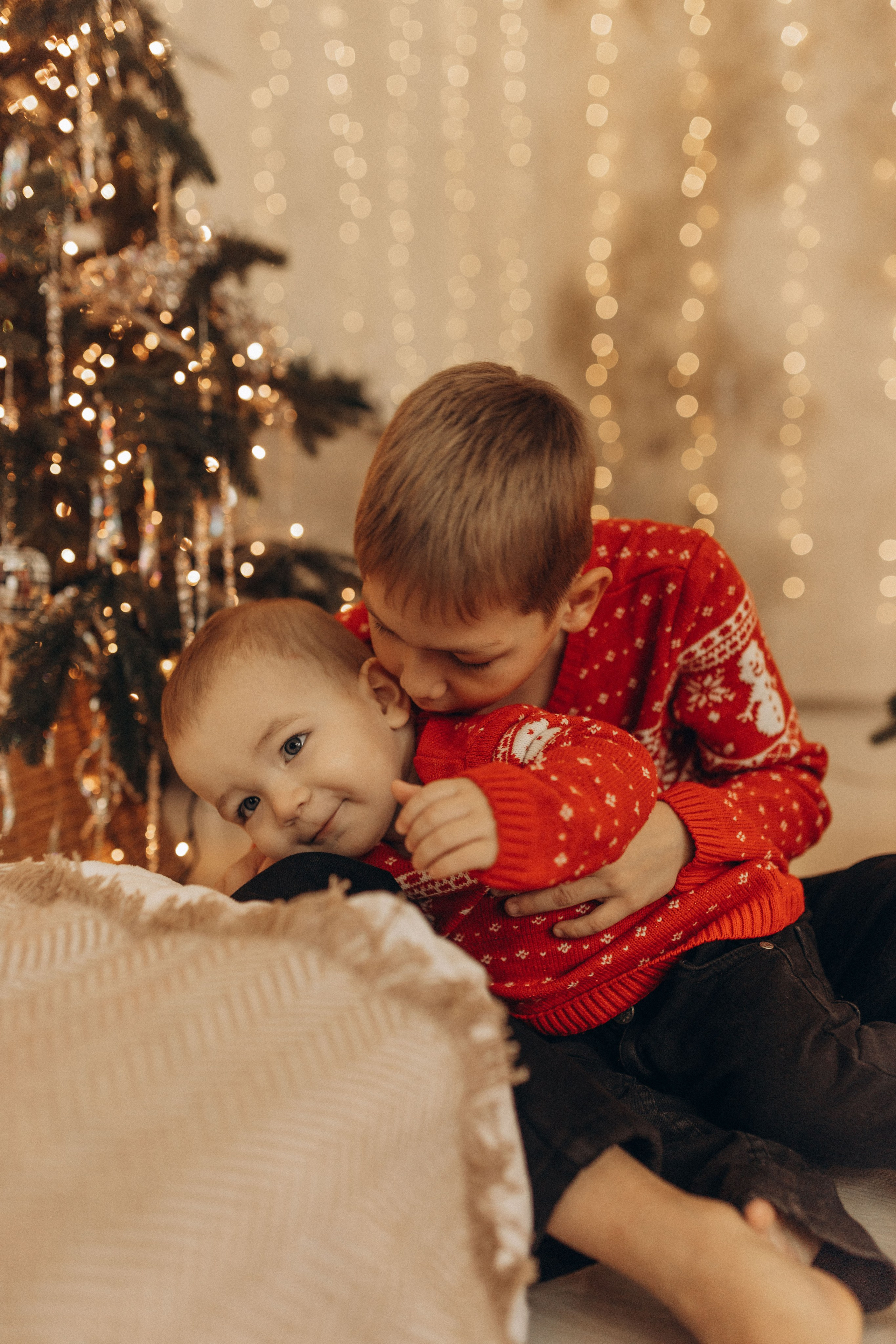 Яркий новый год мама и 2 сыночка. Фотограф в Ставрополе Svetlana Matveeva