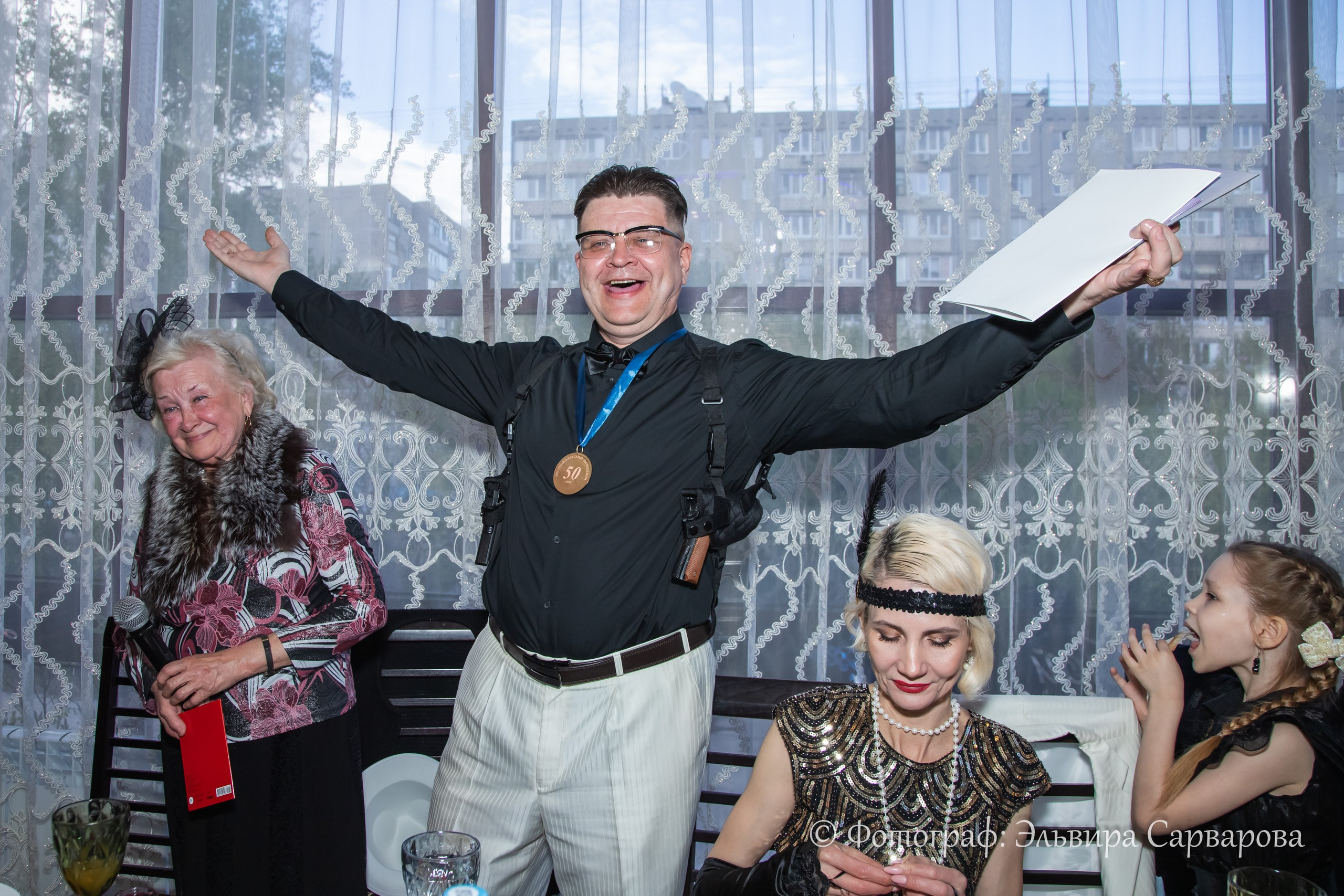 Гангстерская вечеринка в стиле 1920-х. Репортажный Фотограф